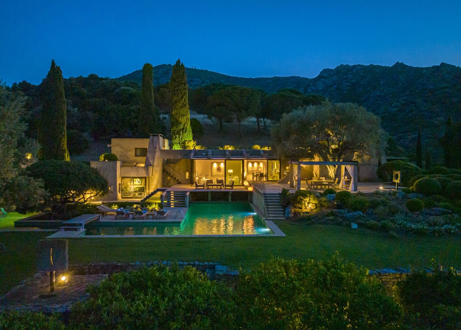 luxury property 10 Rooms for seasonal rent on ST FLORENT (20217)