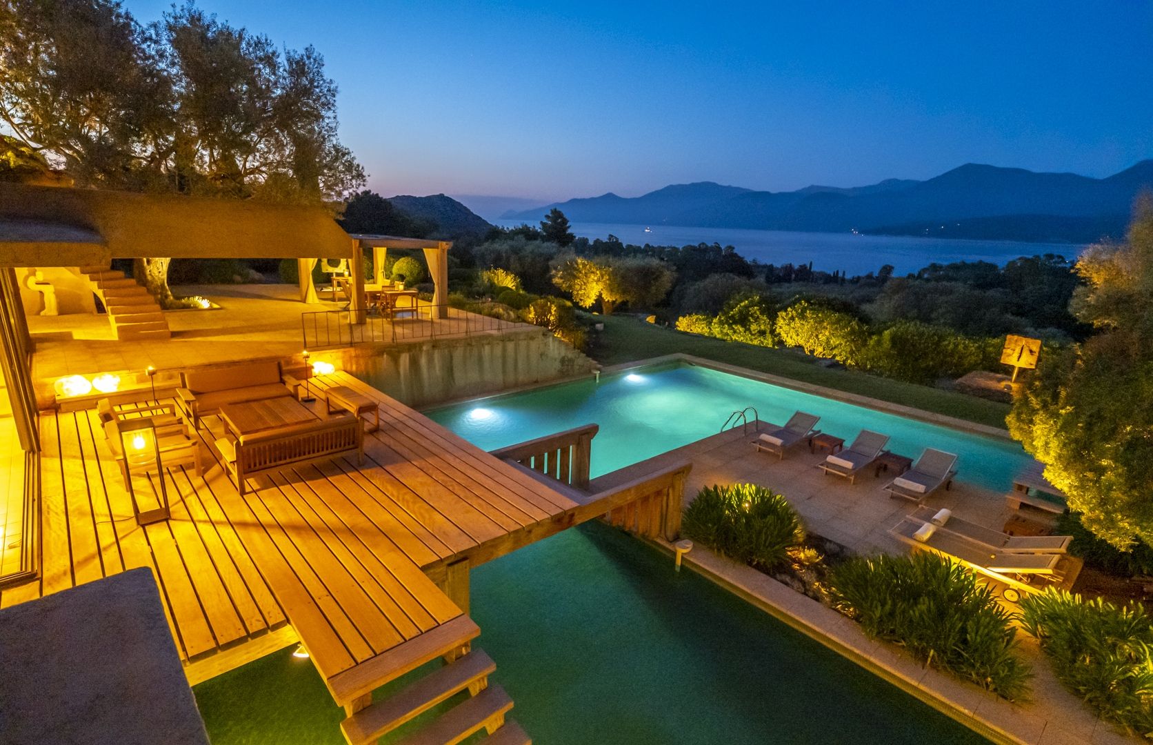 luxury property 10 Rooms for seasonal rent on ST FLORENT (20217)