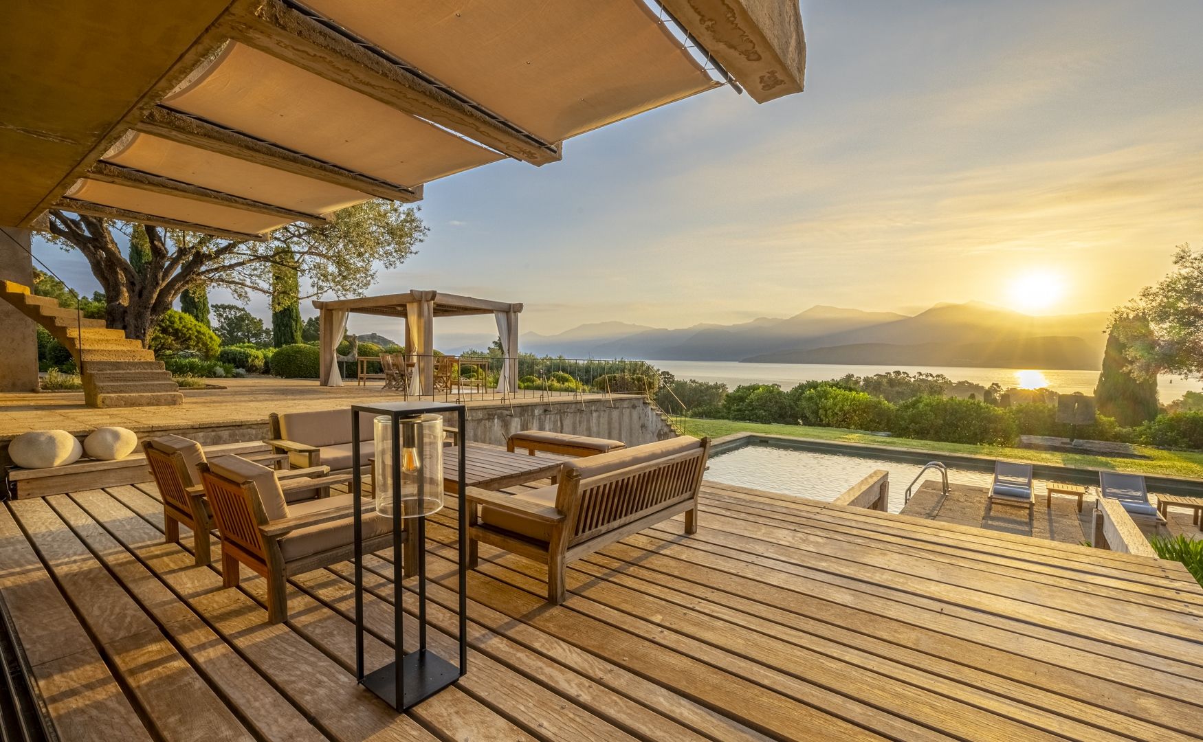 luxury property 10 Rooms for seasonal rent on ST FLORENT (20217)