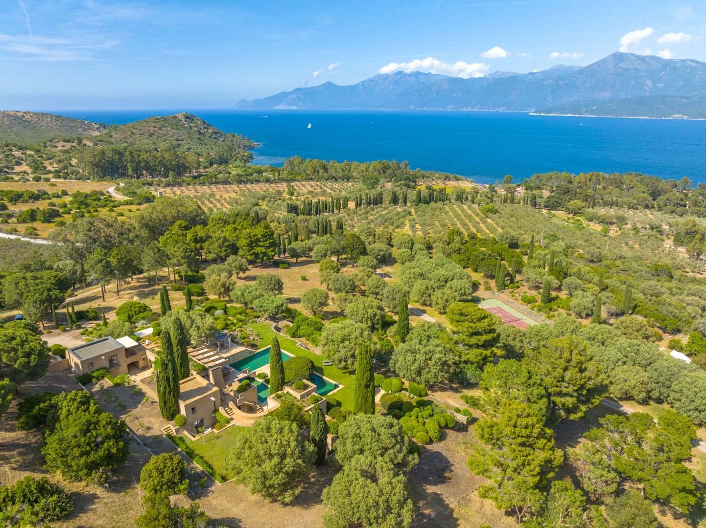 propriété de luxe 10 Pièces en location saisonnière sur ST FLORENT (20217)