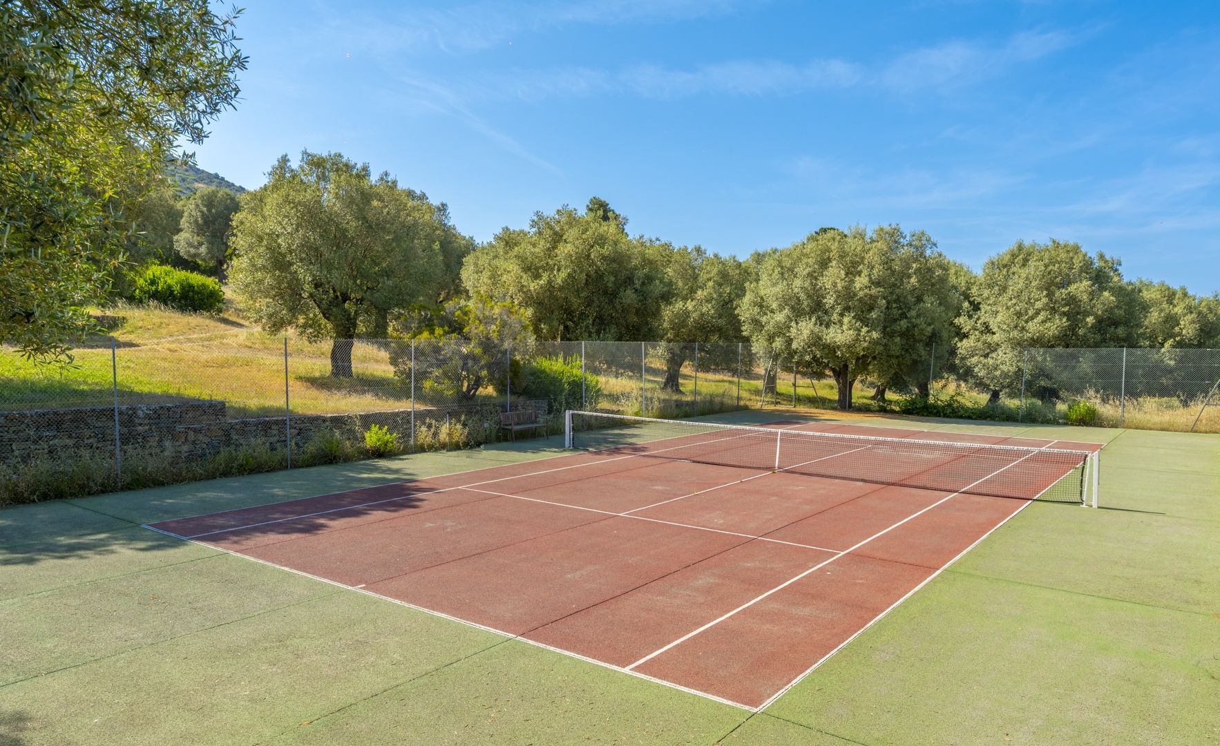 luxury property 10 Rooms for seasonal rent on ST FLORENT (20217)