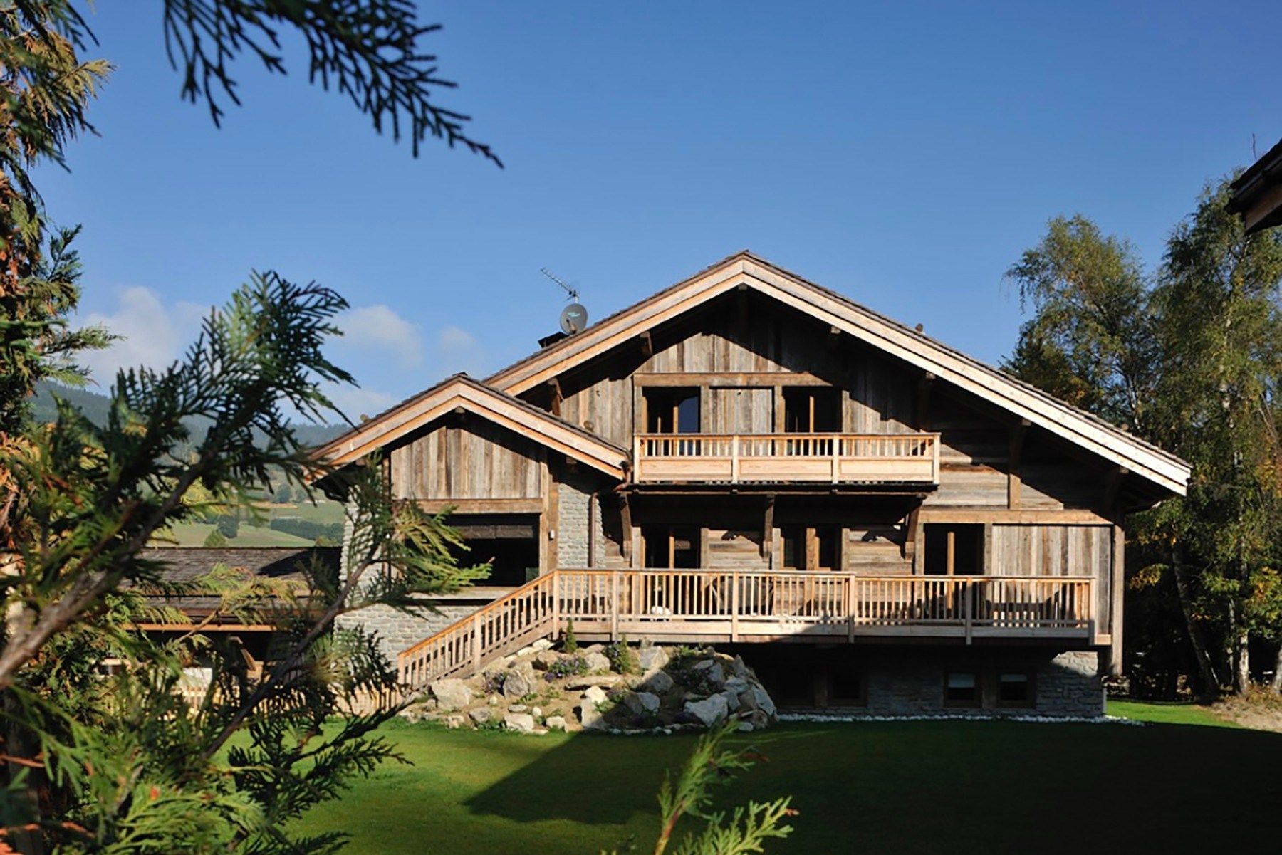 luxury chalet 7 Rooms for seasonal rent on MEGEVE (74120)