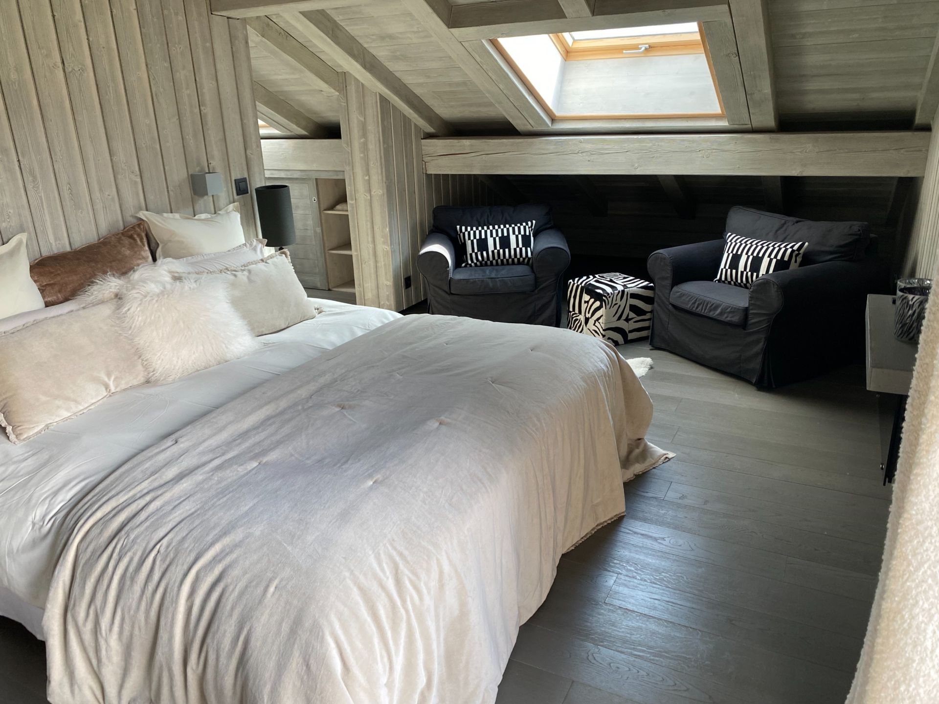 luxury chalet 7 Rooms for seasonal rent on MEGEVE (74120)