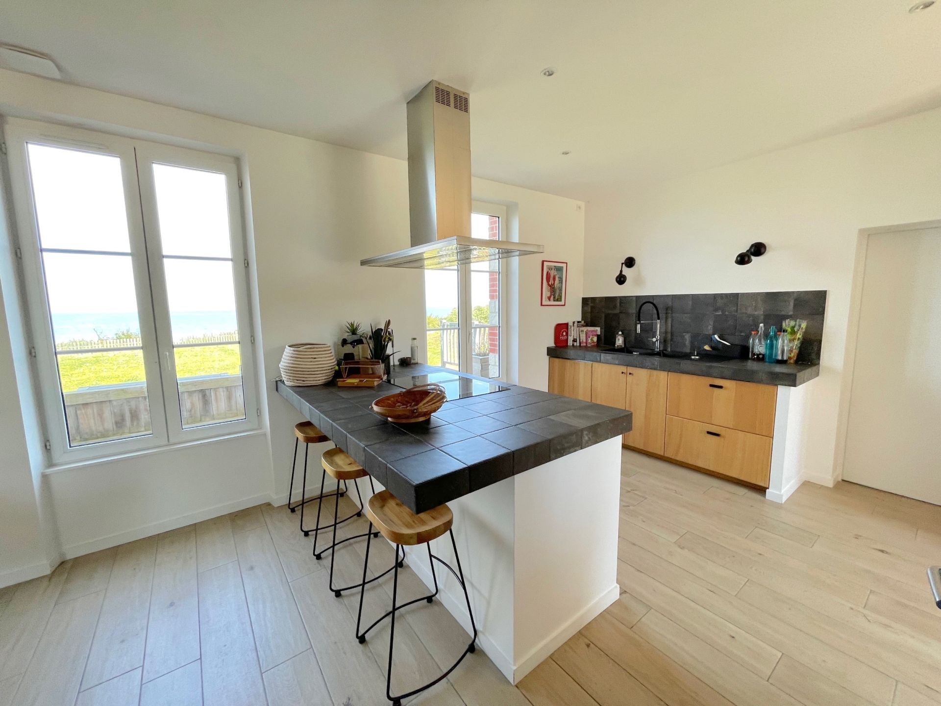 luxury house 13 Rooms for seasonal rent on MERVILLE FRANCEVILLE PLAGE (14810)
