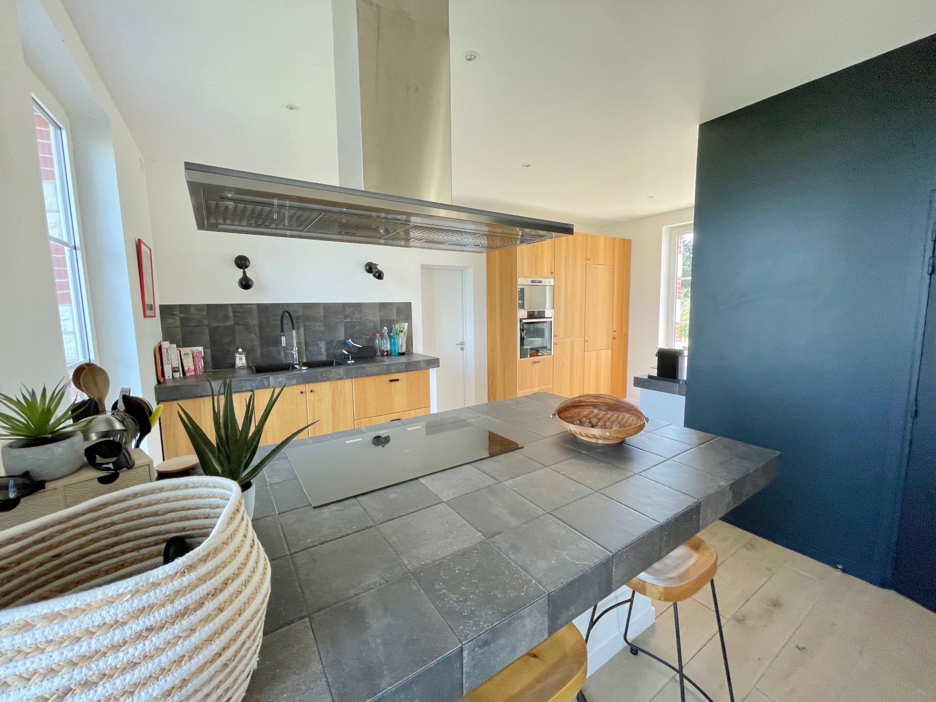 luxury house 13 Rooms for seasonal rent on MERVILLE FRANCEVILLE PLAGE (14810)