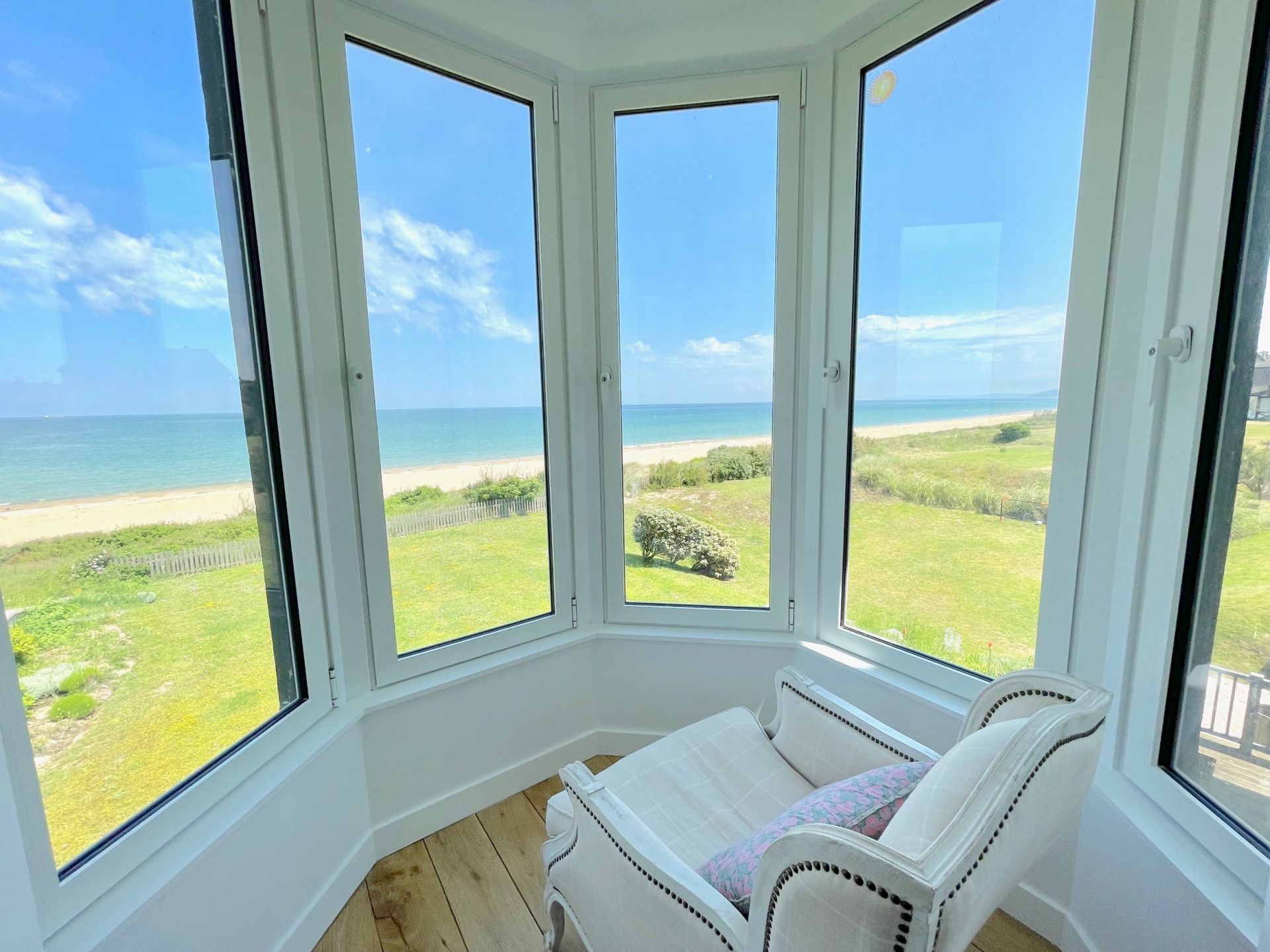 luxury house 13 Rooms for seasonal rent on MERVILLE FRANCEVILLE PLAGE (14810)