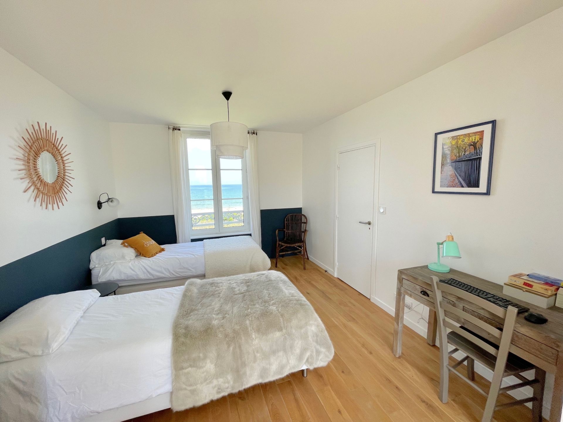 luxury house 13 Rooms for seasonal rent on MERVILLE FRANCEVILLE PLAGE (14810)