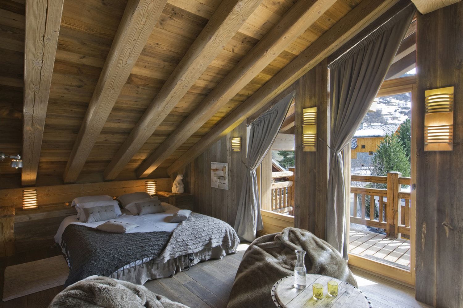 chalet de luxe 6 Pièces en location saisonnière sur MERIBEL LES ALLUES (73550)