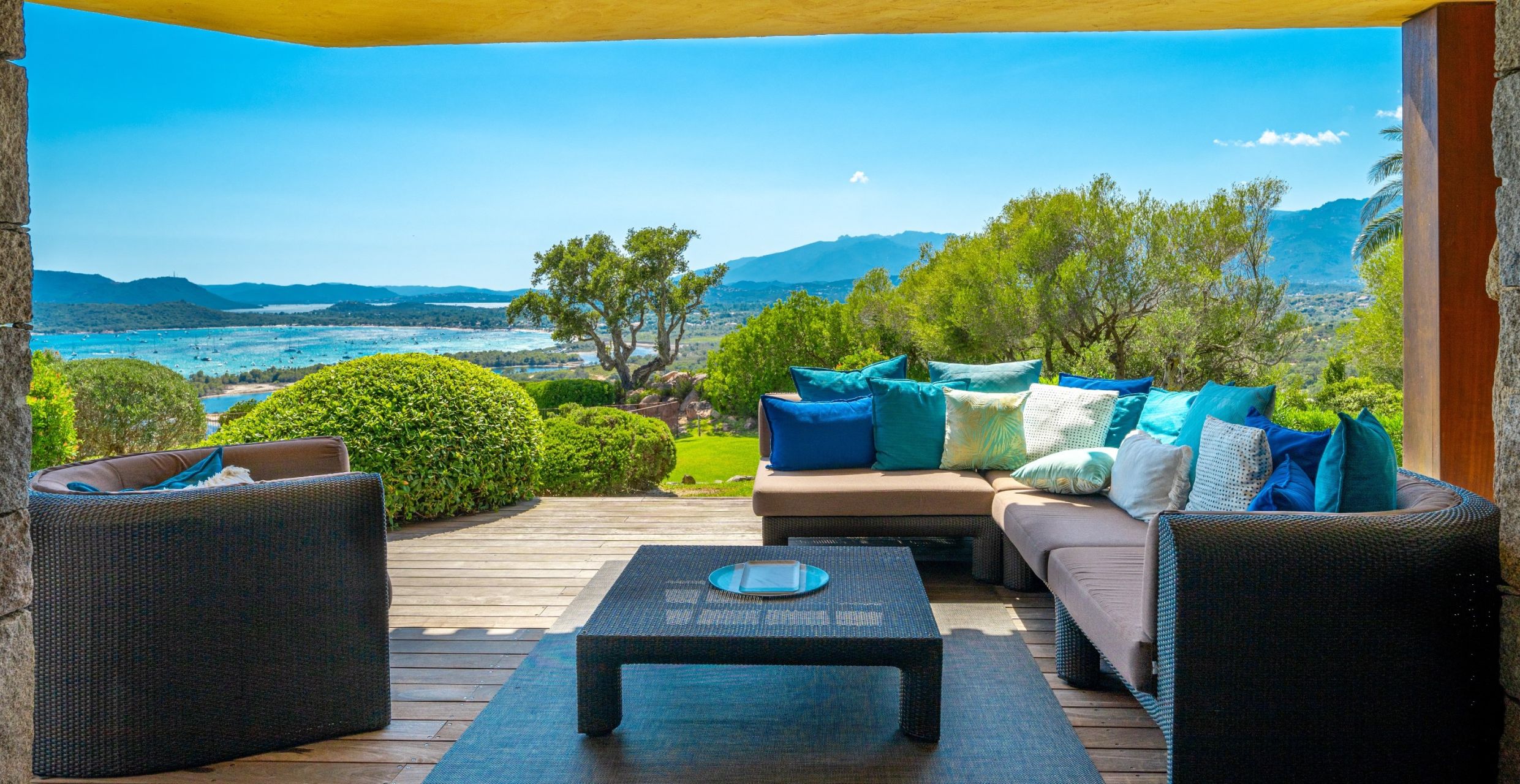 villa de luxe 8 Pièces en location saisonnière sur STE LUCIE DE PORTO VECCHIO (20144)