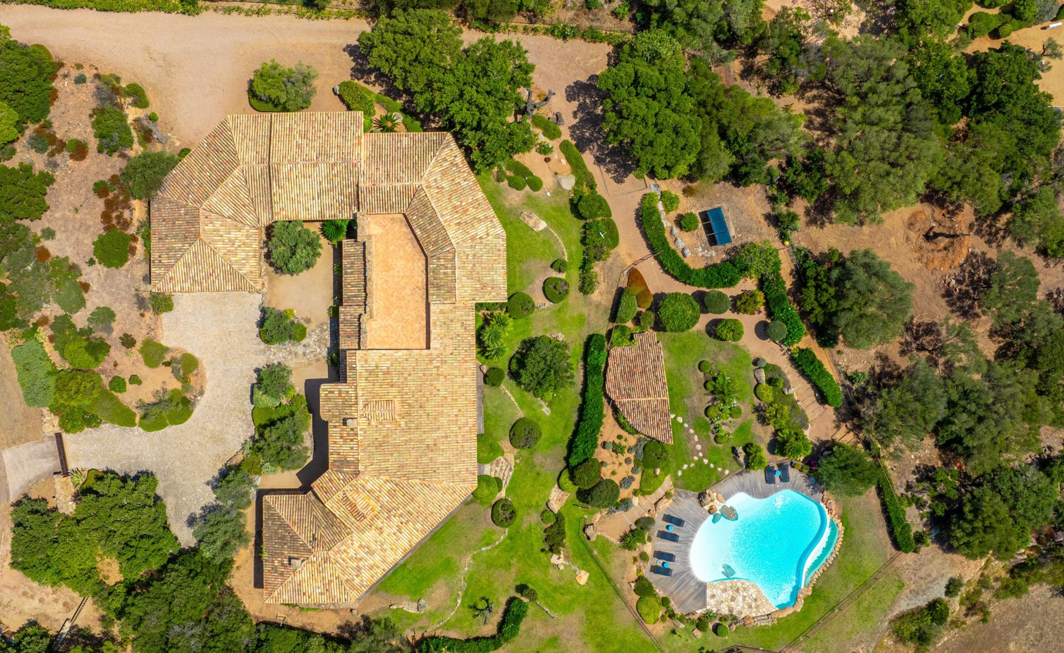 villa de luxe 8 Pièces en location saisonnière sur STE LUCIE DE PORTO VECCHIO (20144)