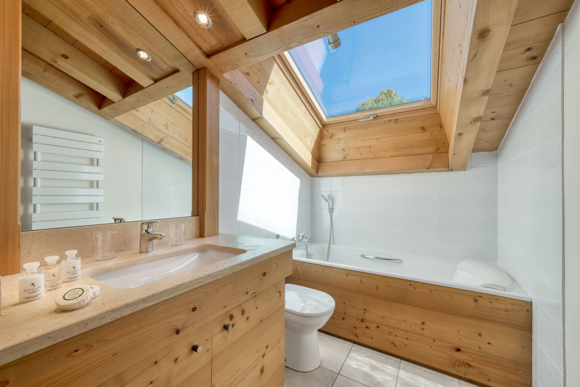 luxury chalet 5 Rooms for seasonal rent on MEGEVE (74120)