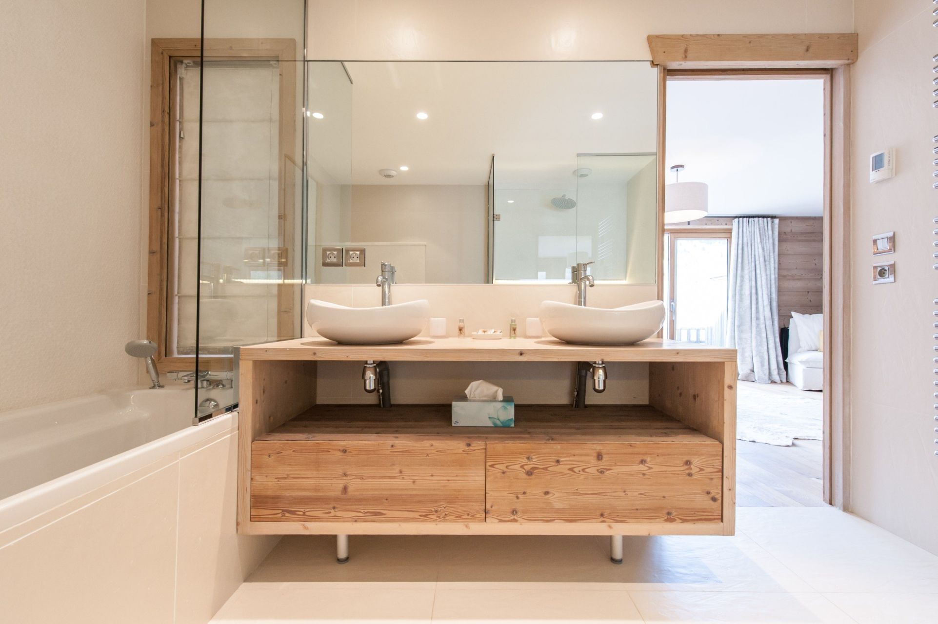 chalet de luxe 7 Pièces en location saisonnière sur MERIBEL LES ALLUES (73550)