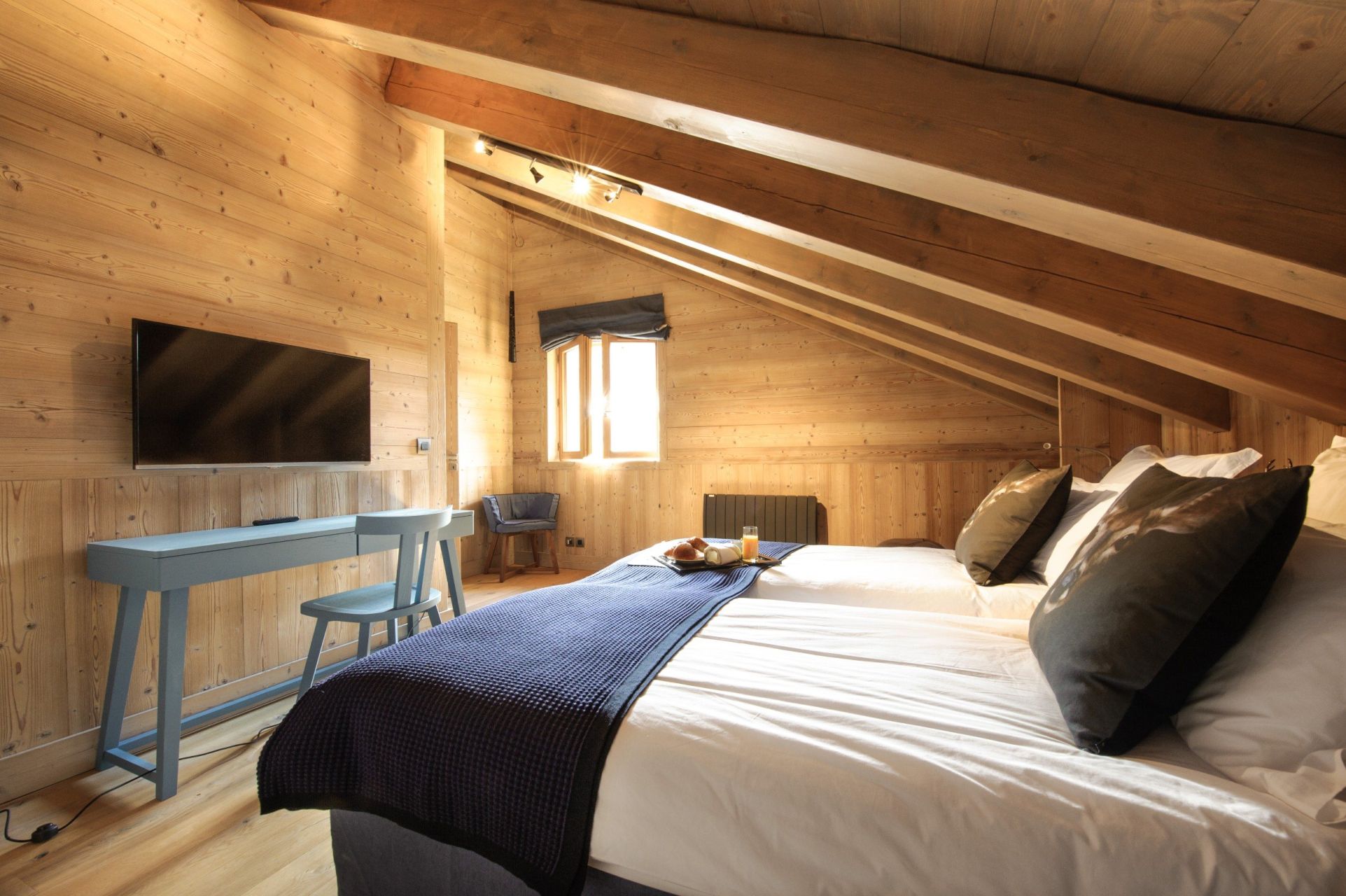 chalet de luxe 7 Pièces en location saisonnière sur MERIBEL LES ALLUES (73550)