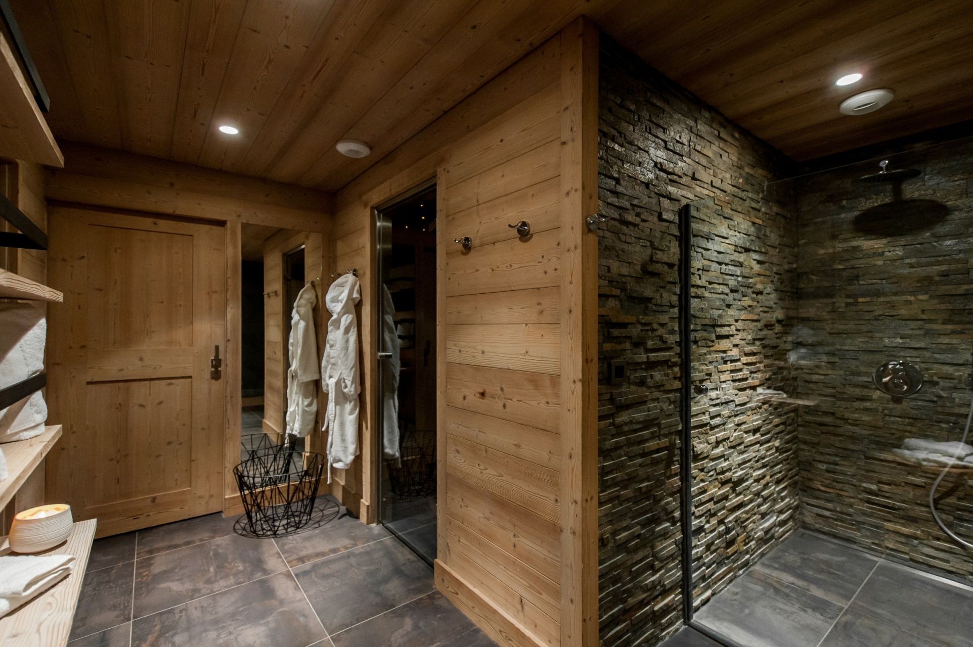 chalet de luxe 7 Pièces en location saisonnière sur MERIBEL LES ALLUES (73550)