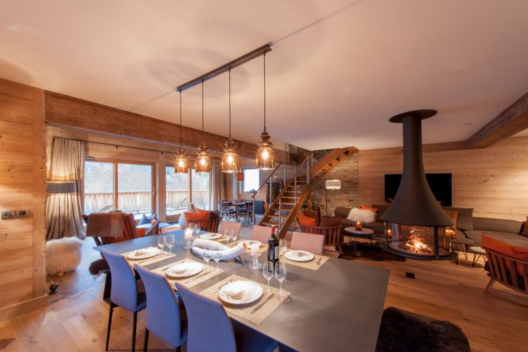 chalet de luxe 7 Pièces en location saisonnière sur MERIBEL LES ALLUES (73550)