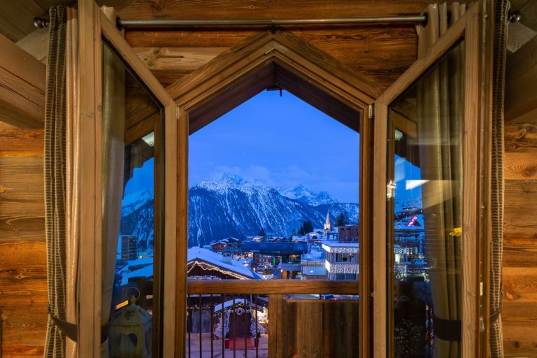 luxury chalet 7 Rooms for seasonal rent on COURCHEVEL (73120)