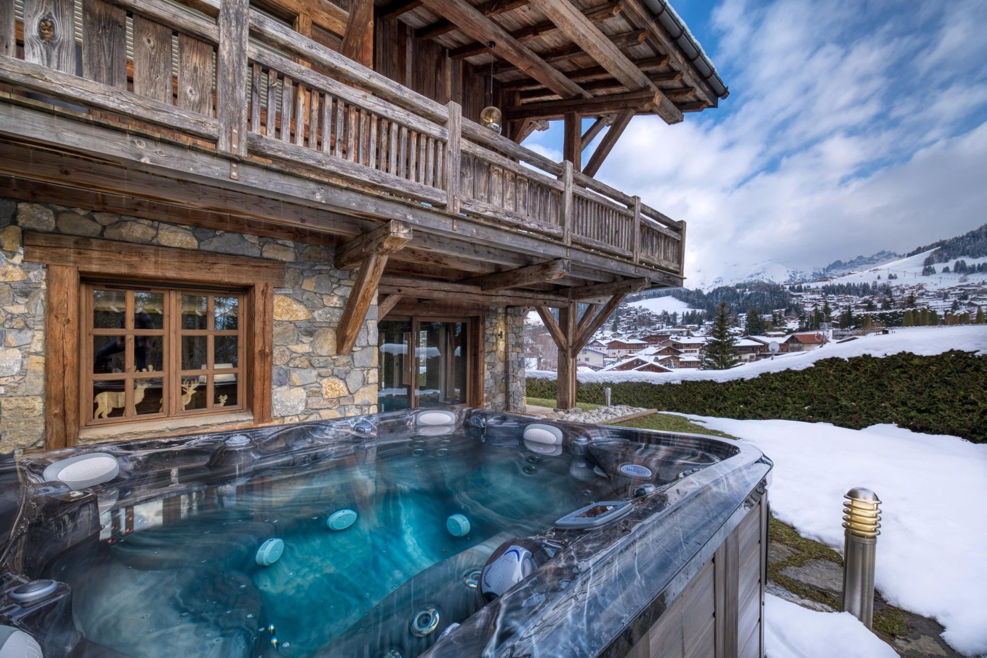 luxury chalet 8 Rooms for seasonal rent on MEGEVE (74120)