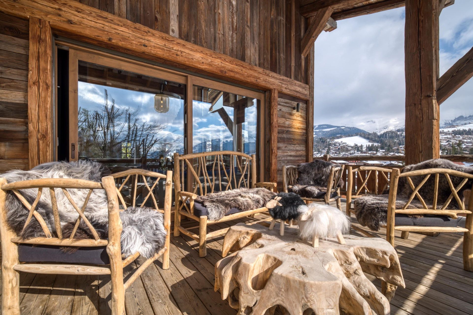 luxury chalet 8 Rooms for seasonal rent on MEGEVE (74120)