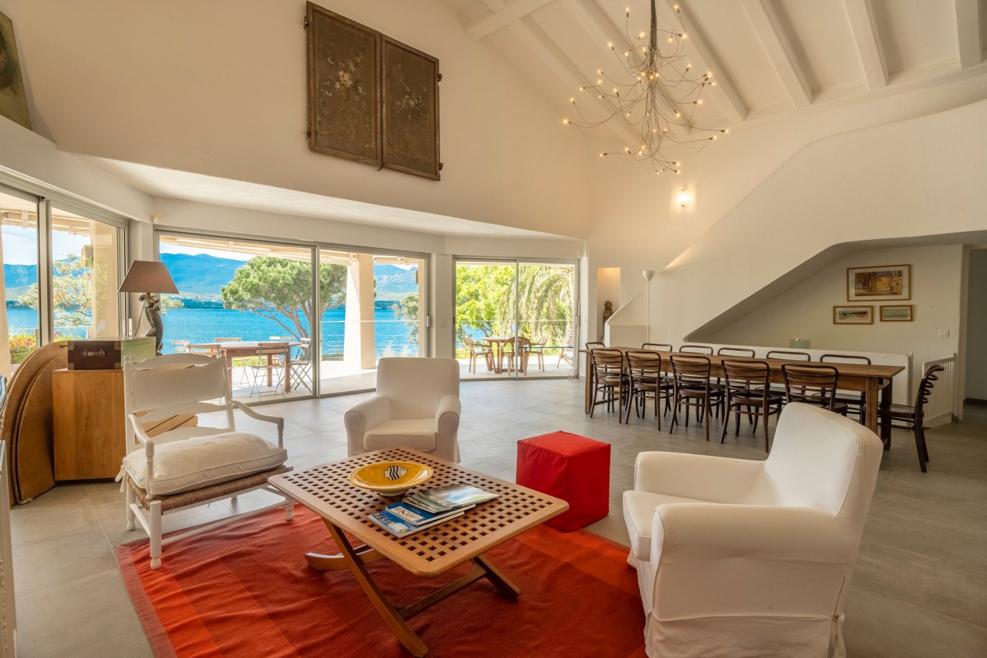 luxury villa 9 Rooms for seasonal rent on PORTO VECCHIO (20137)