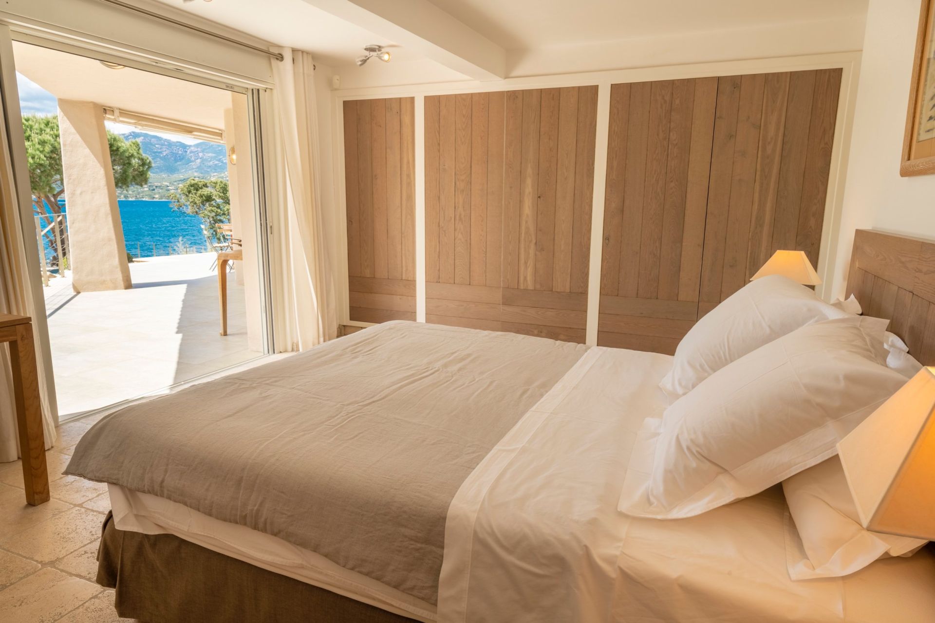 villa de luxe 9 Pièces en location saisonnière sur PORTO VECCHIO (20137)