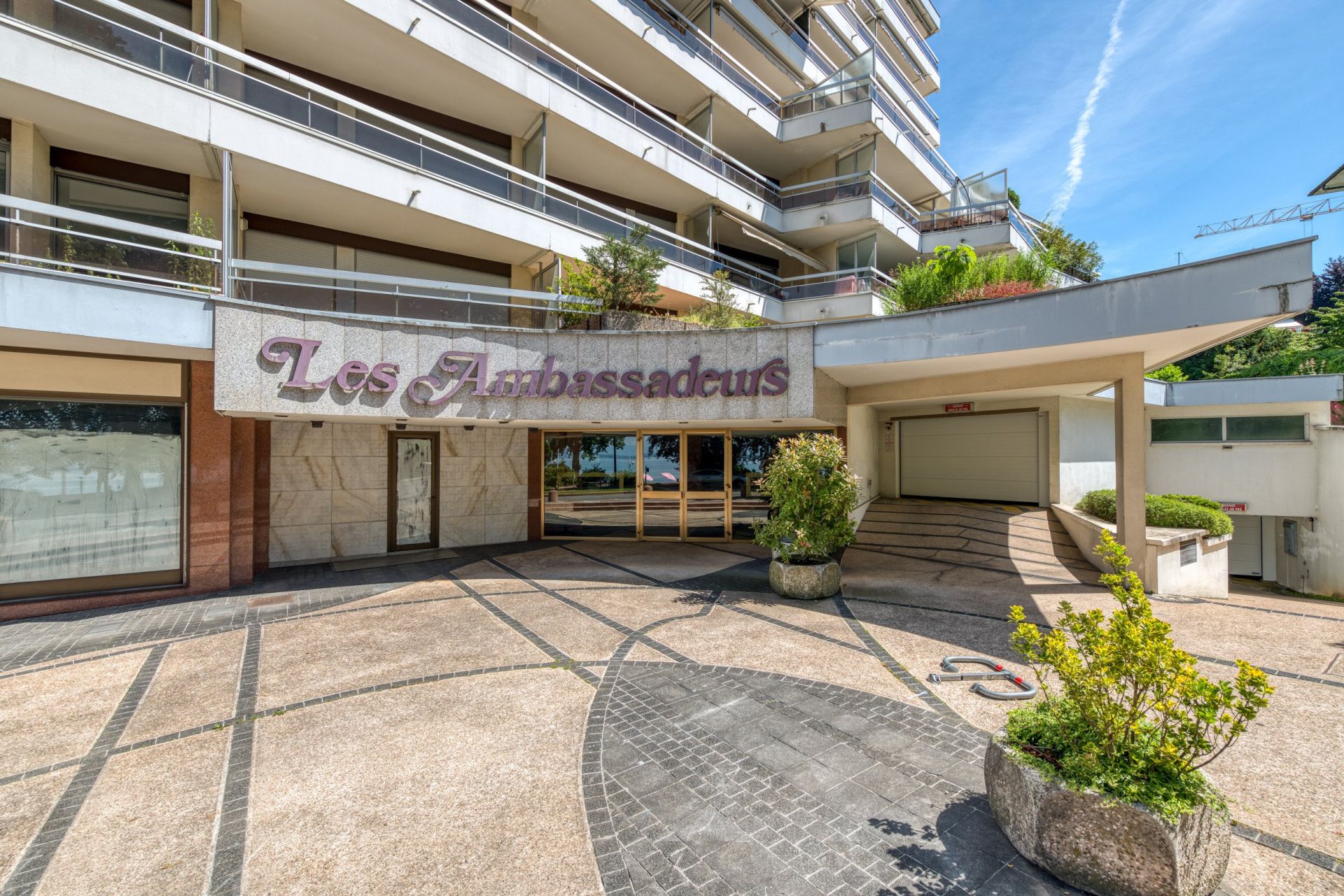 luxury apartment 6 Rooms for sale on EVIAN LES BAINS (74500)