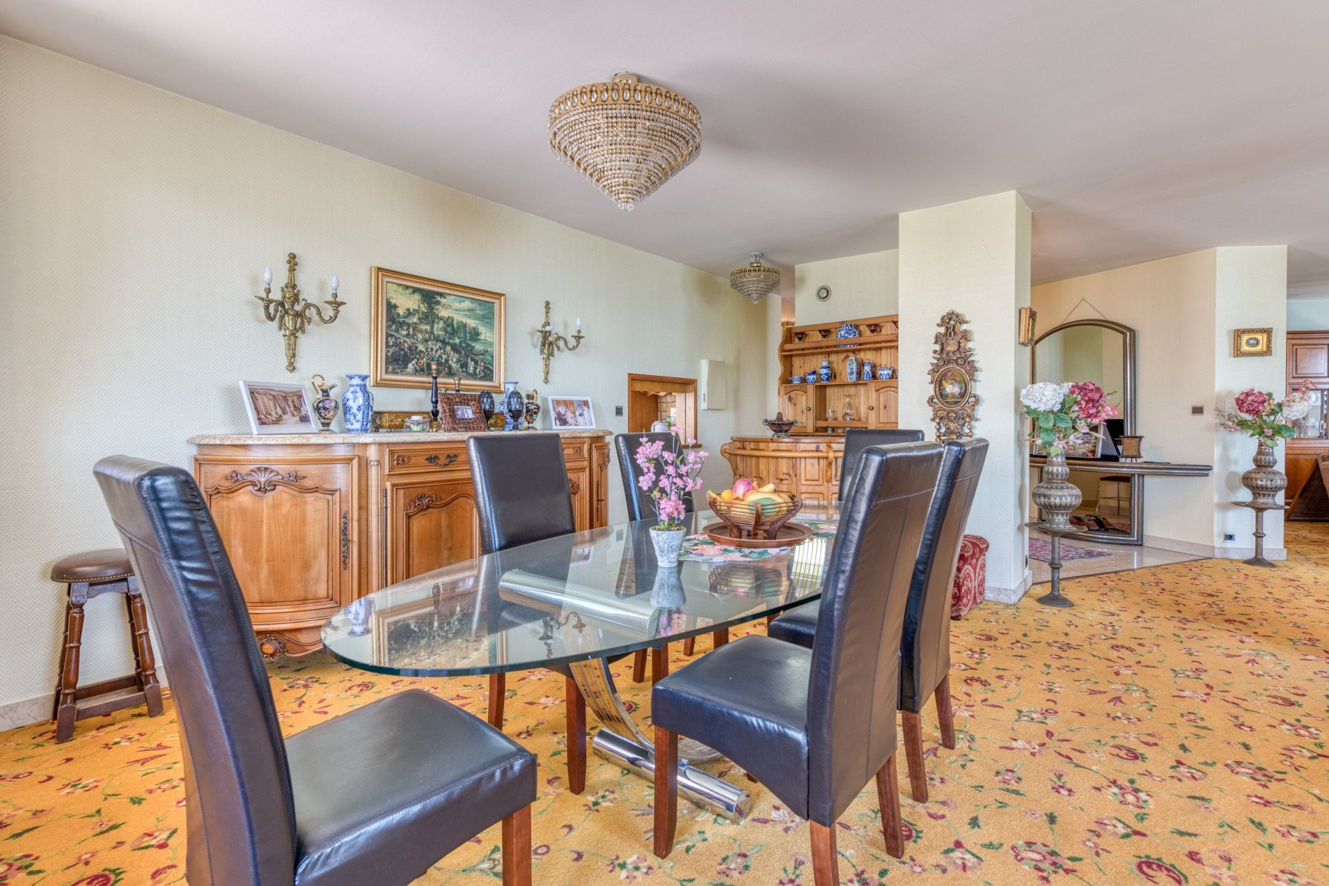 luxury apartment 6 Rooms for sale on EVIAN LES BAINS (74500)