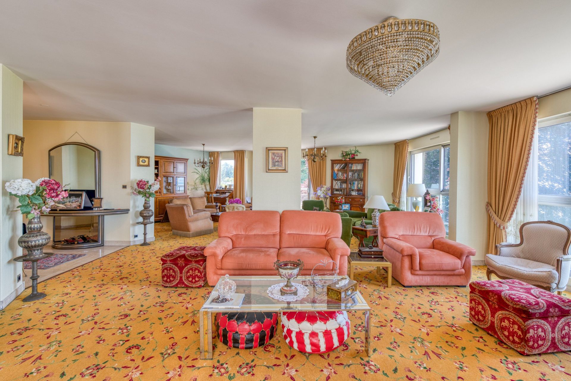 luxury apartment 6 Rooms for sale on EVIAN LES BAINS (74500)