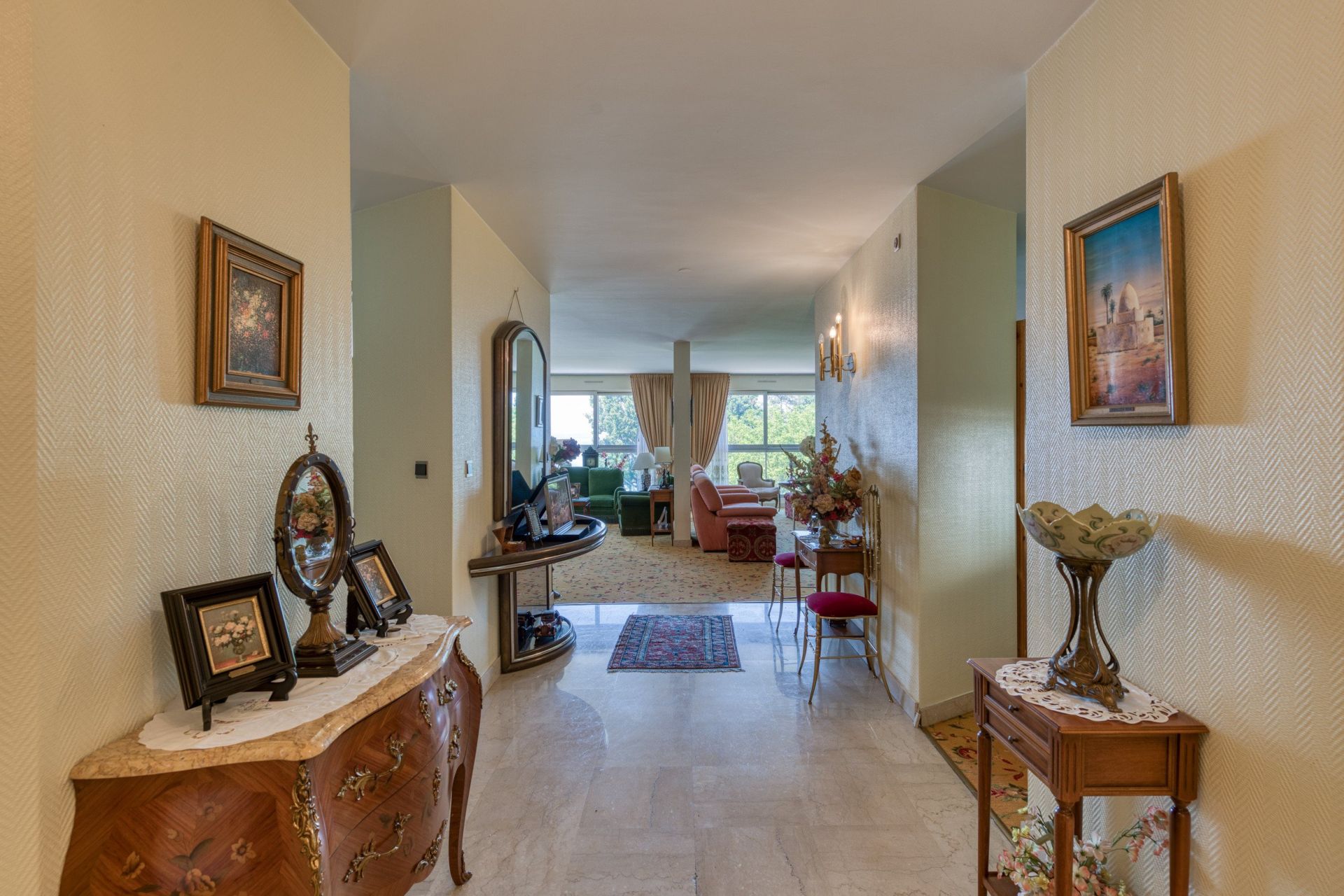 luxury apartment 6 Rooms for sale on EVIAN LES BAINS (74500)