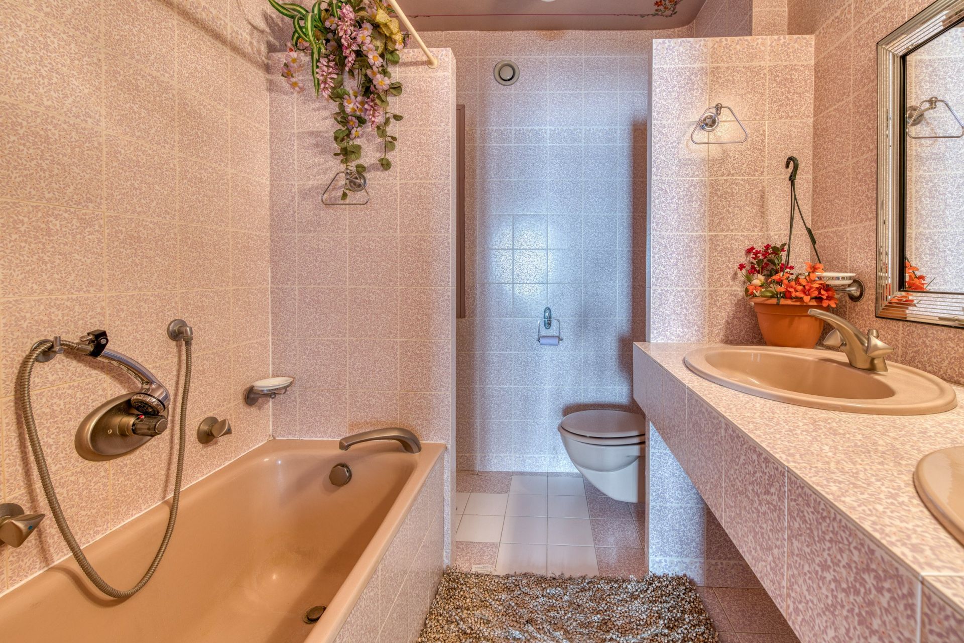 luxury apartment 6 Rooms for sale on EVIAN LES BAINS (74500)