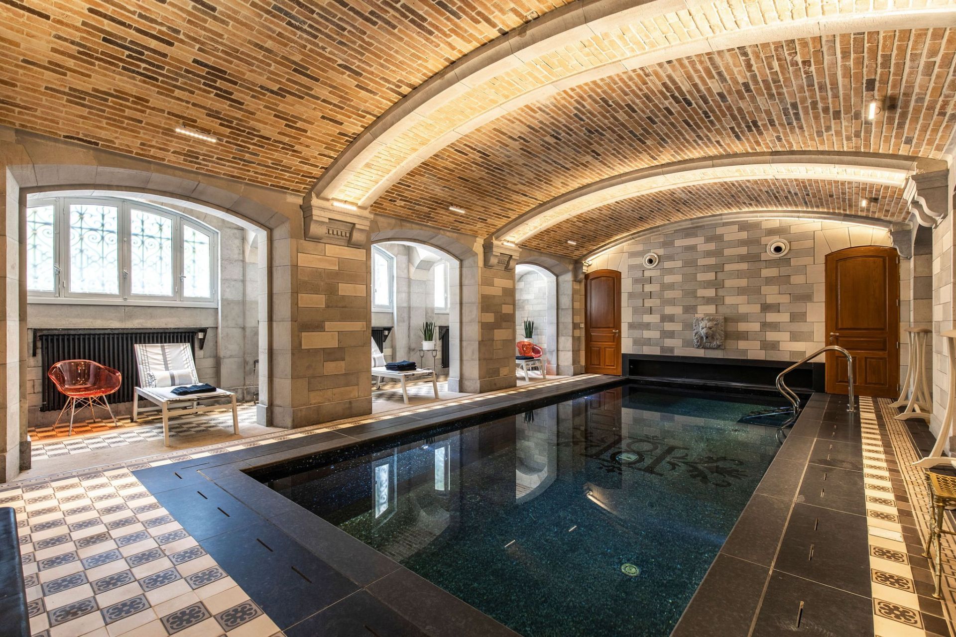 castle 12 Rooms for seasonal rent on BIARRITZ (64200)