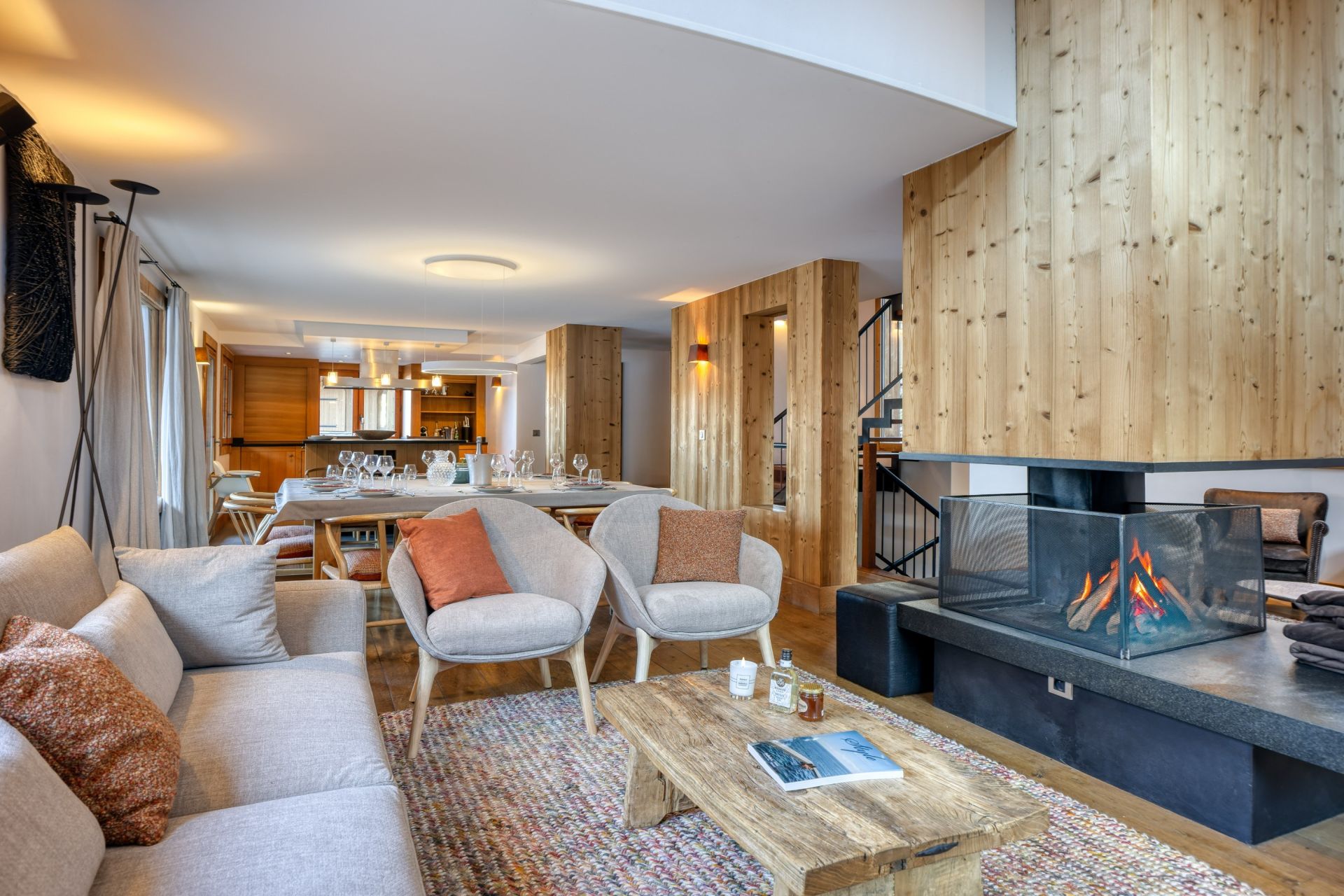 luxury chalet 8 Rooms for seasonal rent on MERIBEL LES ALLUES (73550)