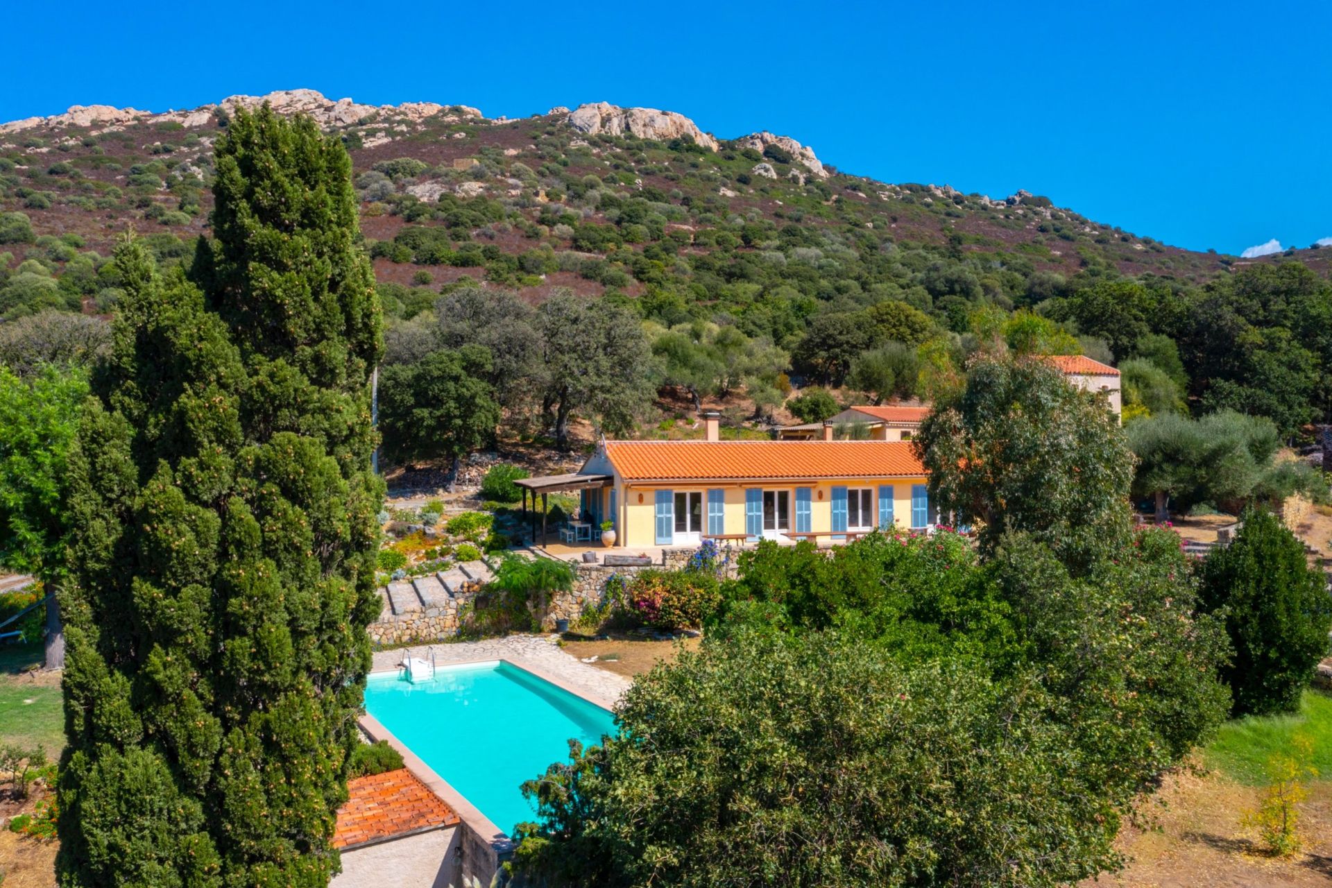luxury house 9 Rooms for sale on LUMIO (20260)