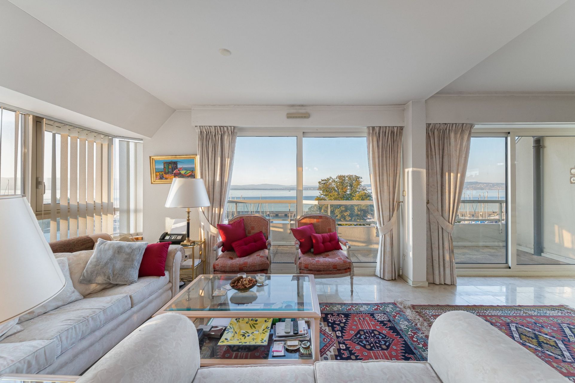 luxury apartment 4 Rooms for sale on EVIAN LES BAINS (74500)