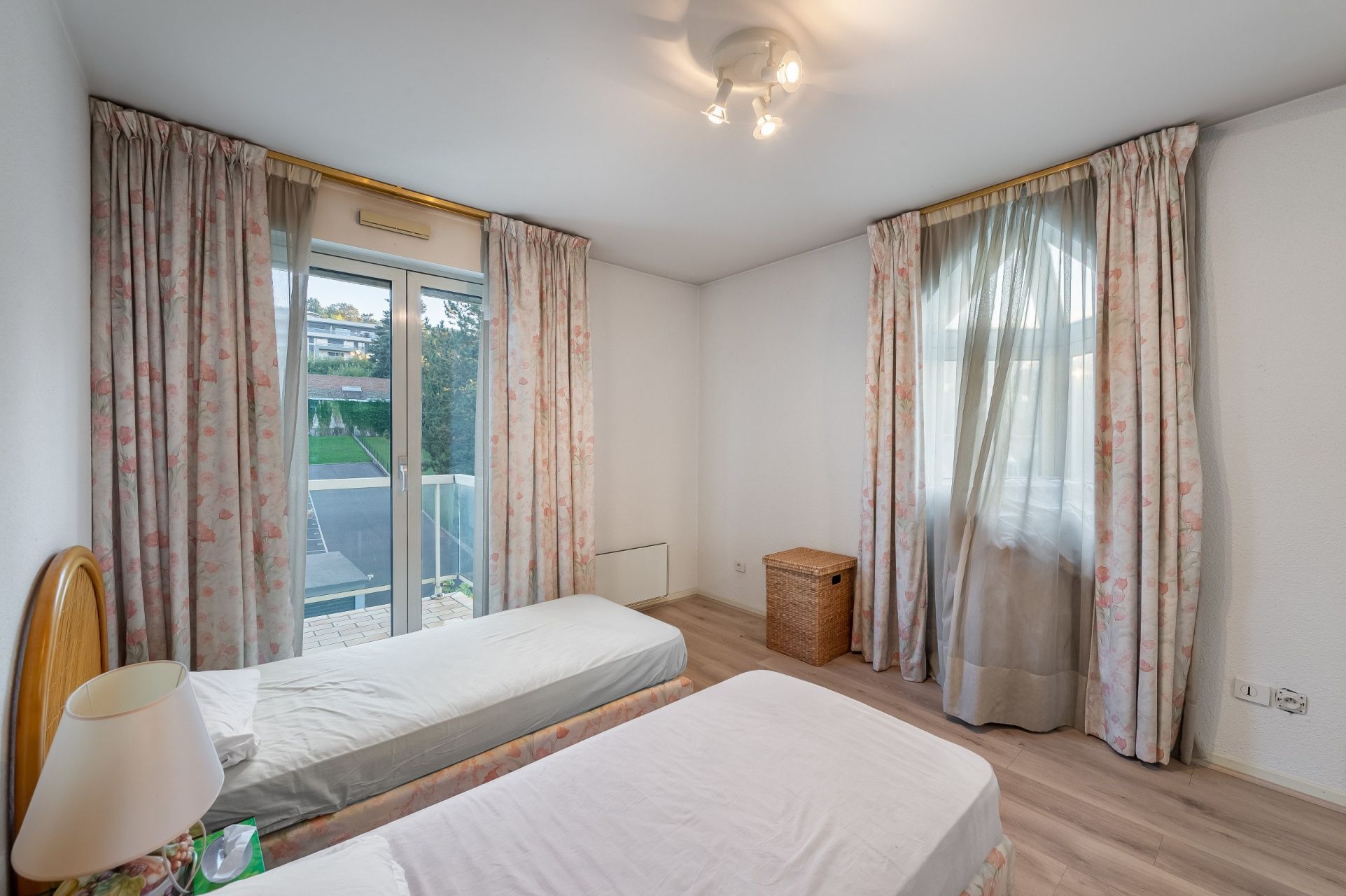 luxury apartment 4 Rooms for sale on EVIAN LES BAINS (74500)