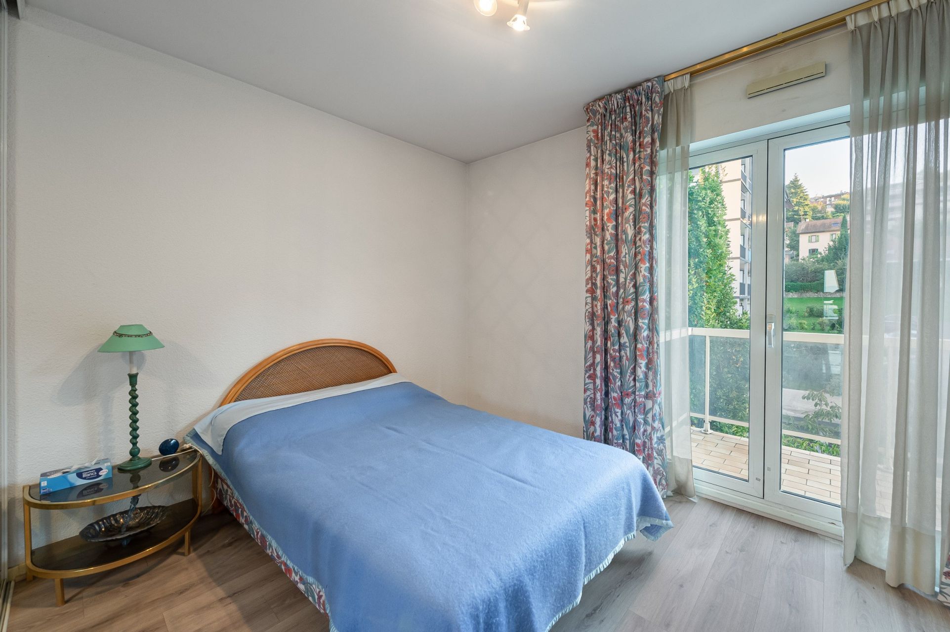 luxury apartment 4 Rooms for sale on EVIAN LES BAINS (74500)