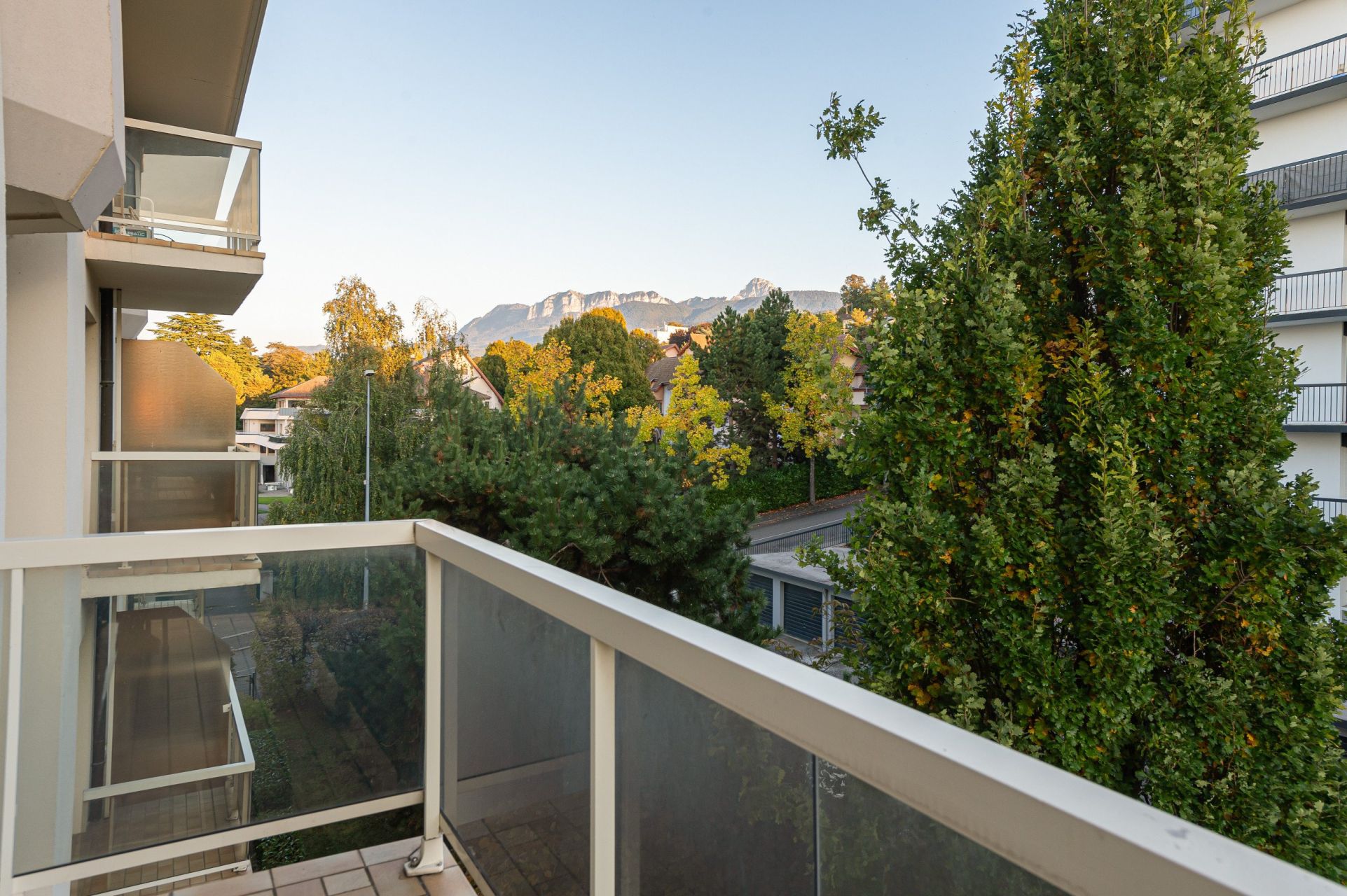 luxury apartment 4 Rooms for sale on EVIAN LES BAINS (74500)