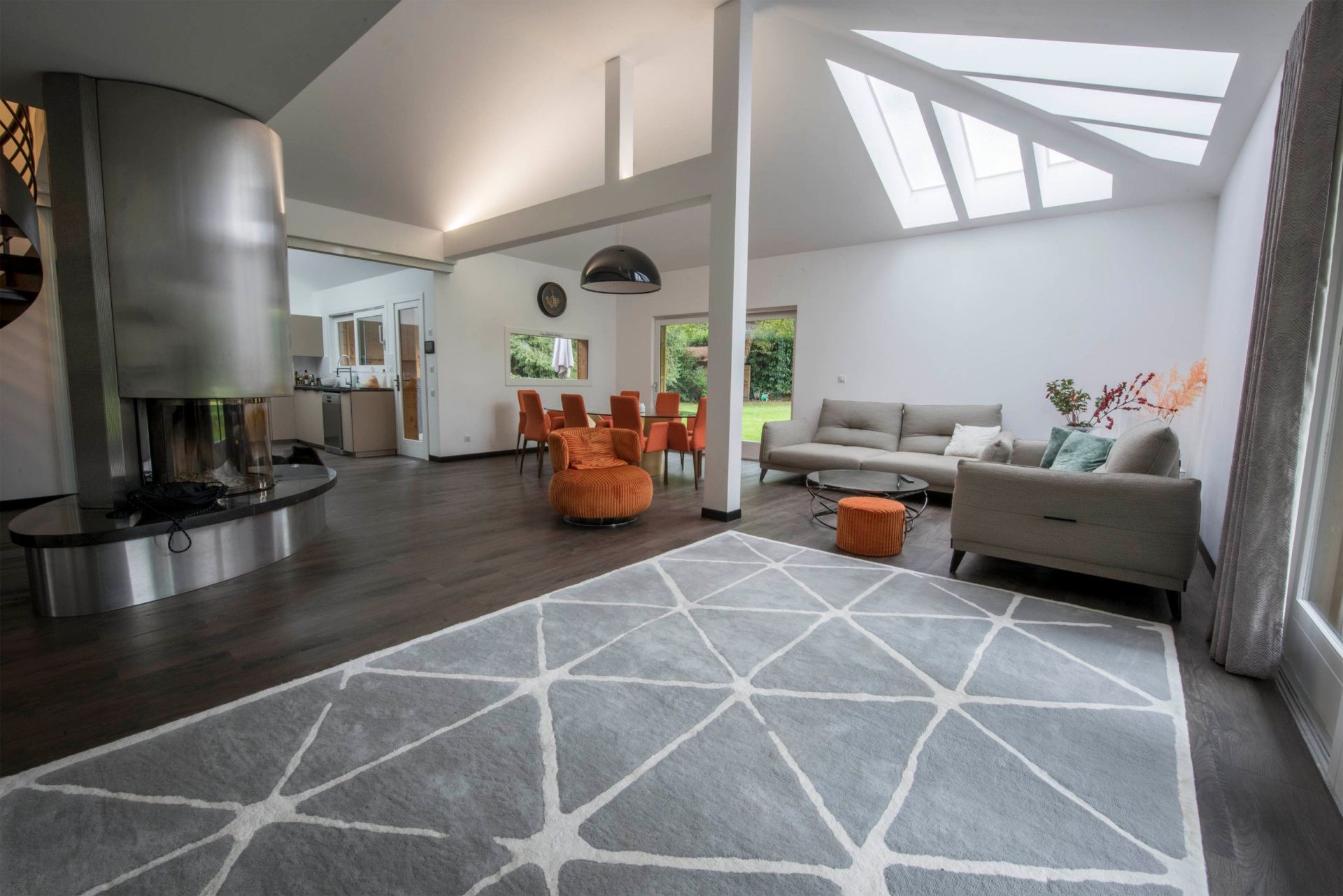luxury house 8 Rooms for sale on SCIEZ (74140)
