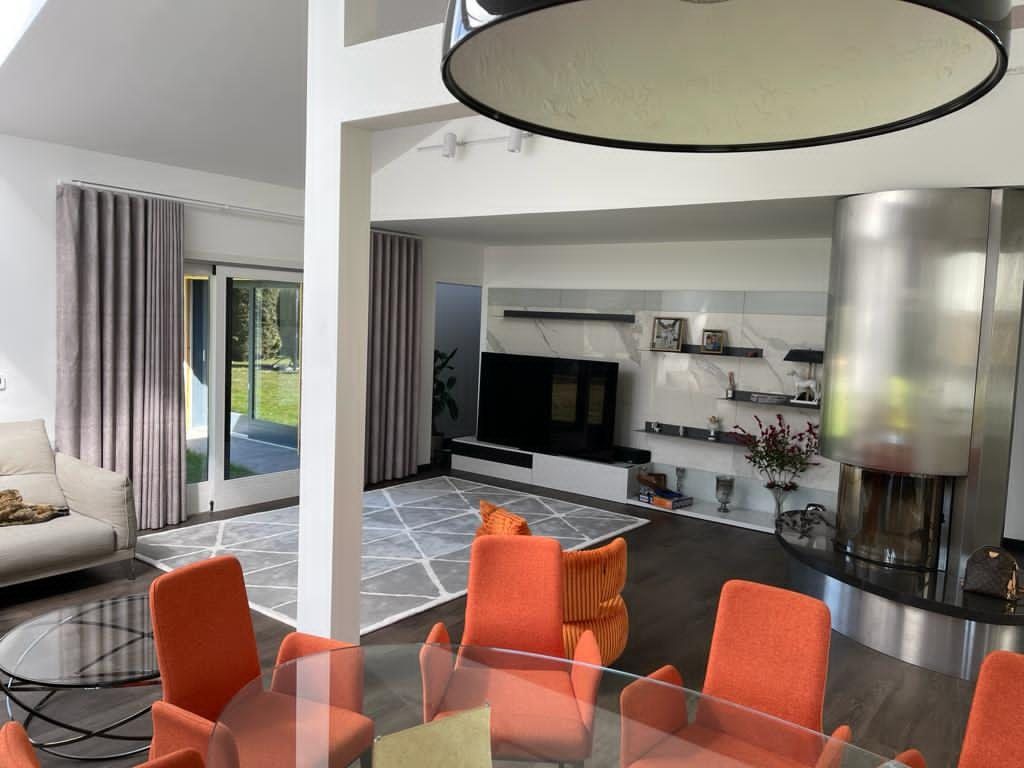 luxury house 8 Rooms for sale on SCIEZ (74140)