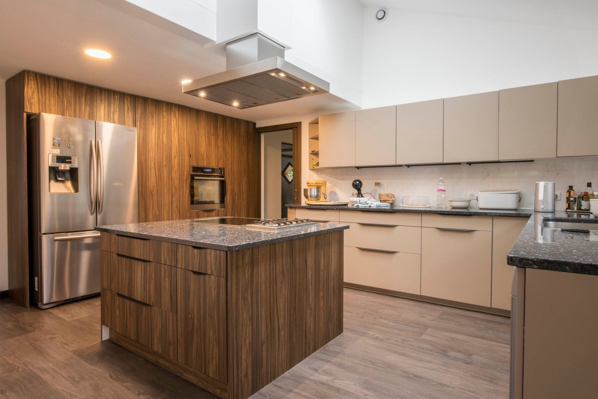 luxury house 8 Rooms for sale on SCIEZ (74140)