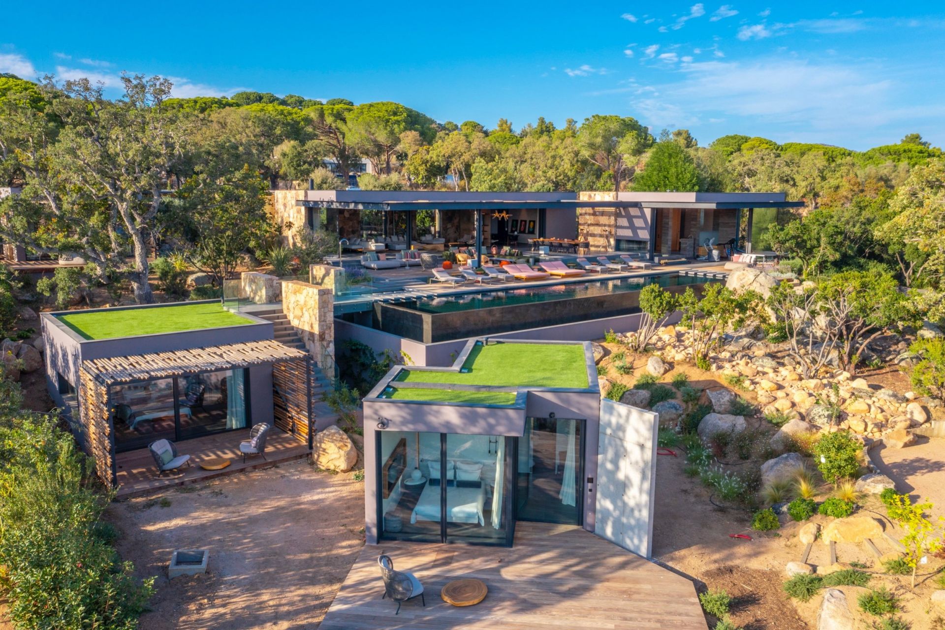 villa de luxe 9 Pièces en location saisonnière sur STE LUCIE DE PORTO VECCHIO (20144)