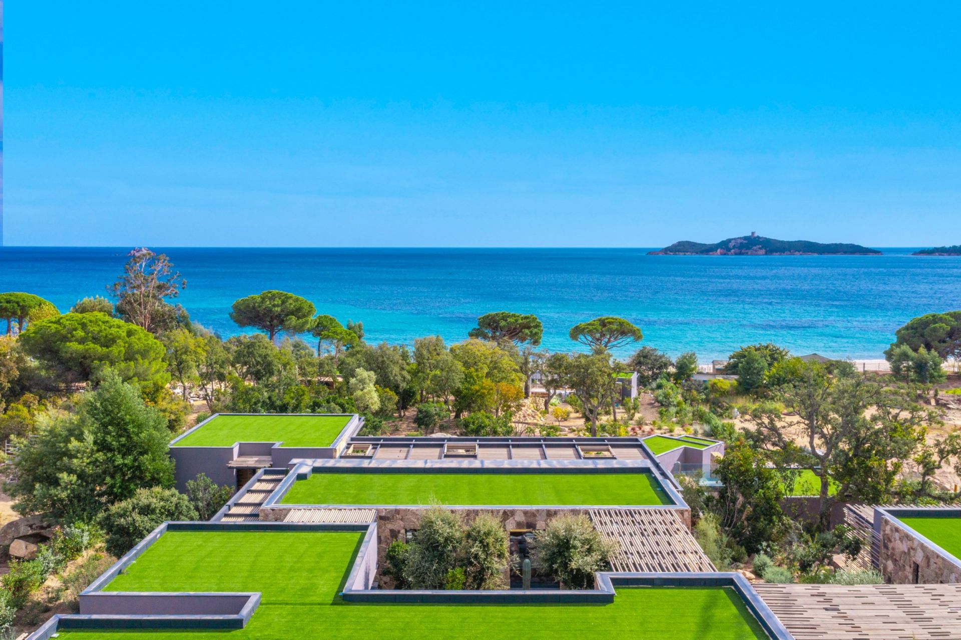 villa de luxe 9 Pièces en location saisonnière sur STE LUCIE DE PORTO VECCHIO (20144)