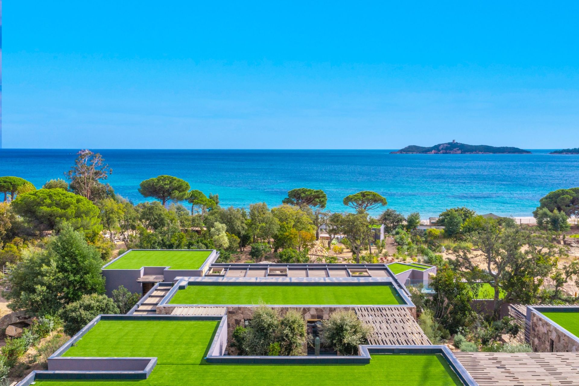 villa de luxe 9 Pièces en location saisonnière sur STE LUCIE DE PORTO VECCHIO (20144)