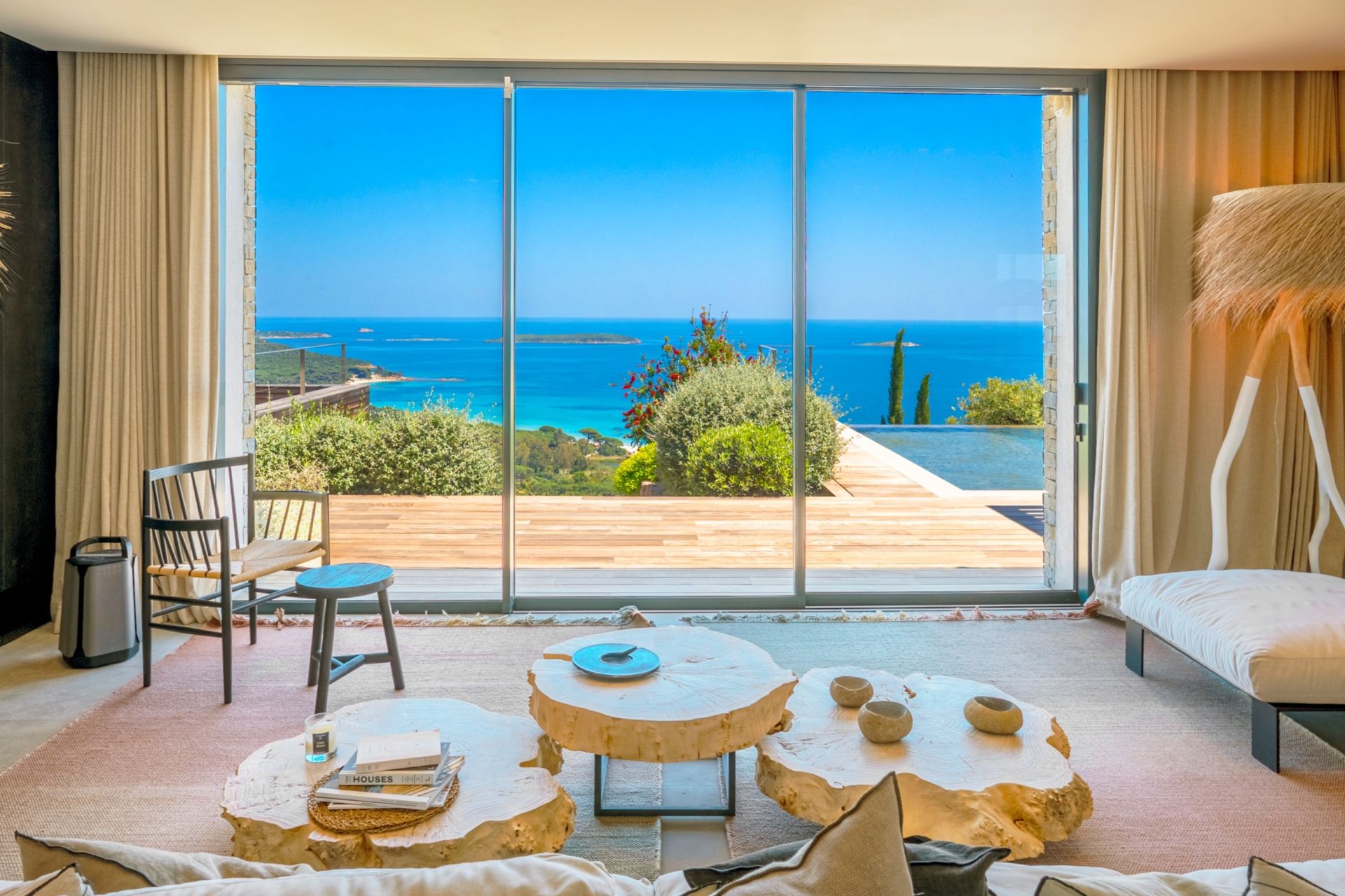 villa de luxe 8 Pièces en location saisonnière sur PORTO VECCHIO (20137)