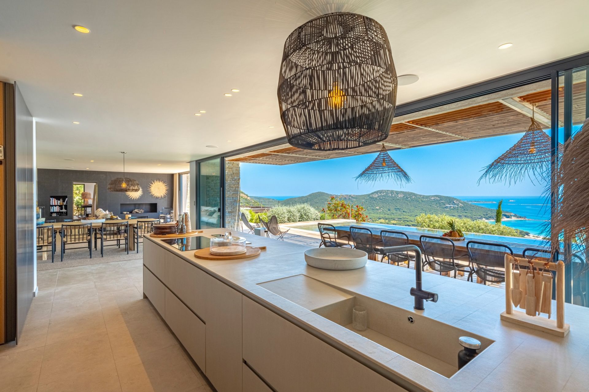villa de luxe 8 Pièces en location saisonnière sur PORTO VECCHIO (20137)