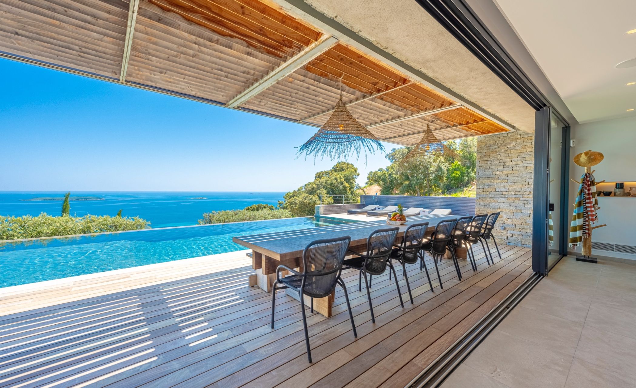 villa de luxe 8 Pièces en location saisonnière sur PORTO VECCHIO (20137)