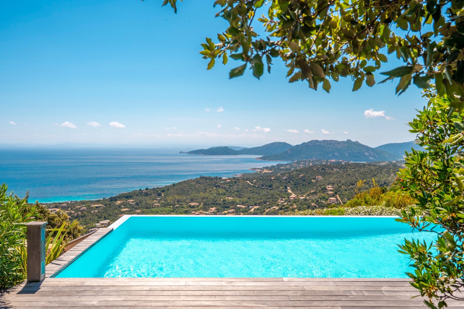villa de luxe 10 Pièces en location saisonnière sur PORTO VECCHIO (20137)