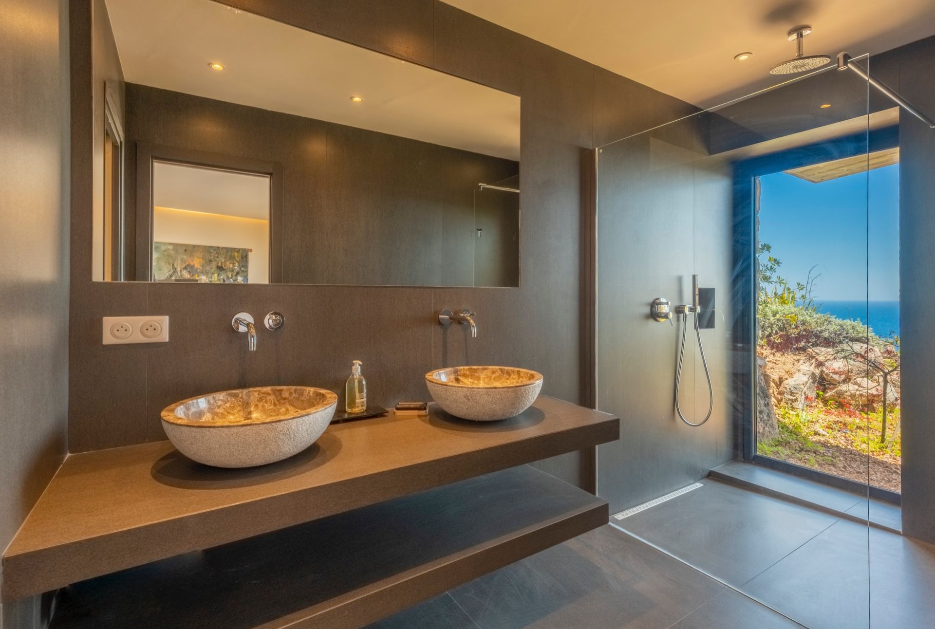 villa de luxe 10 Pièces en location saisonnière sur PORTO VECCHIO (20137)