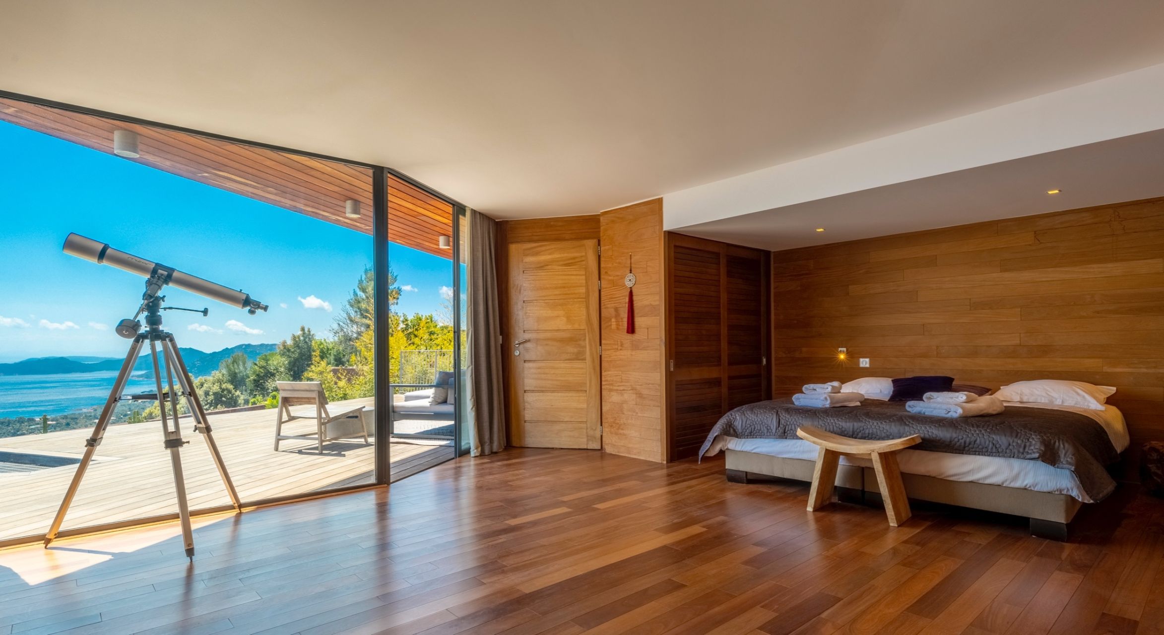 villa de luxe 10 Pièces en location saisonnière sur PORTO VECCHIO (20137)