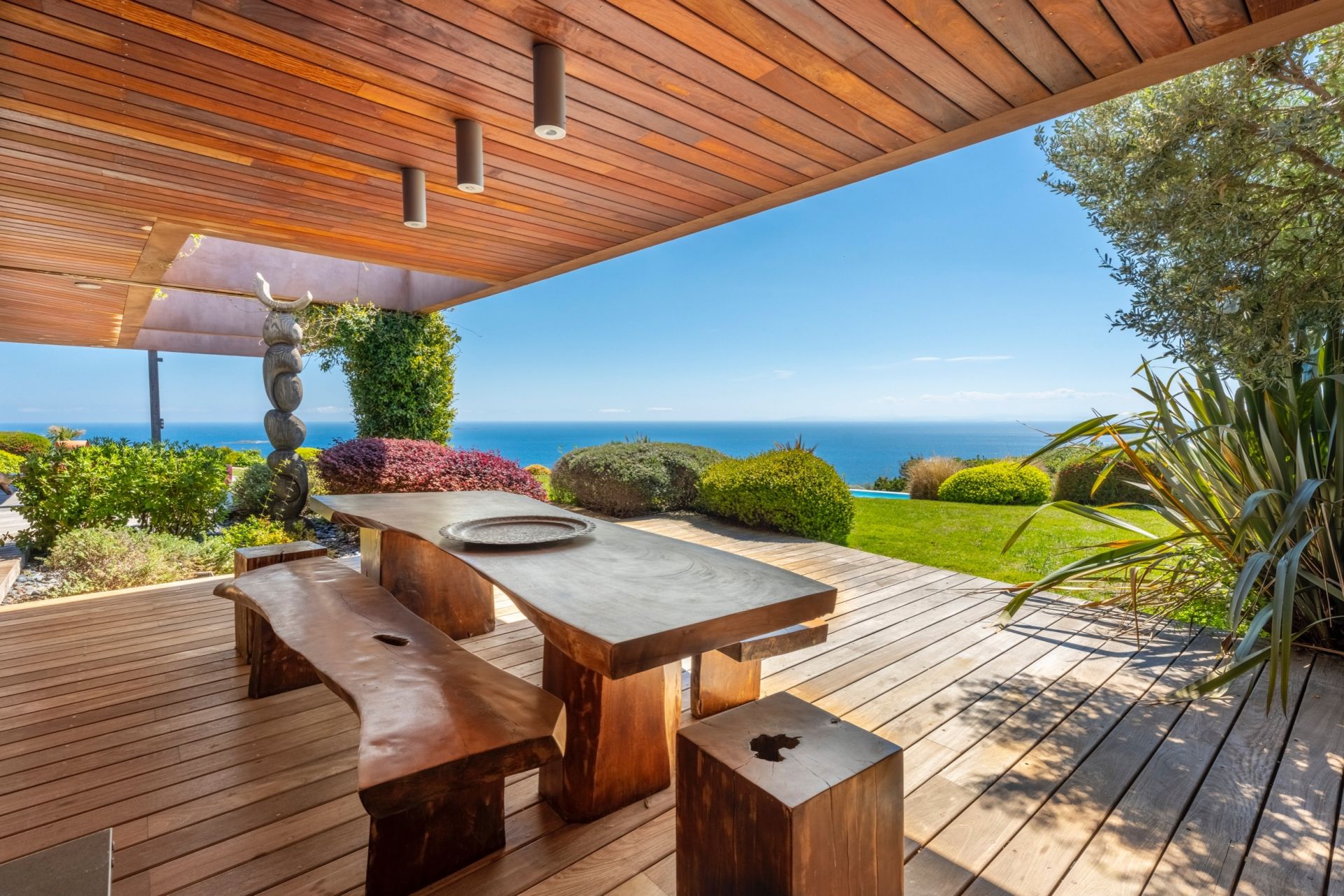 luxury villa 11 Rooms for seasonal rent on PORTO VECCHIO (20137)