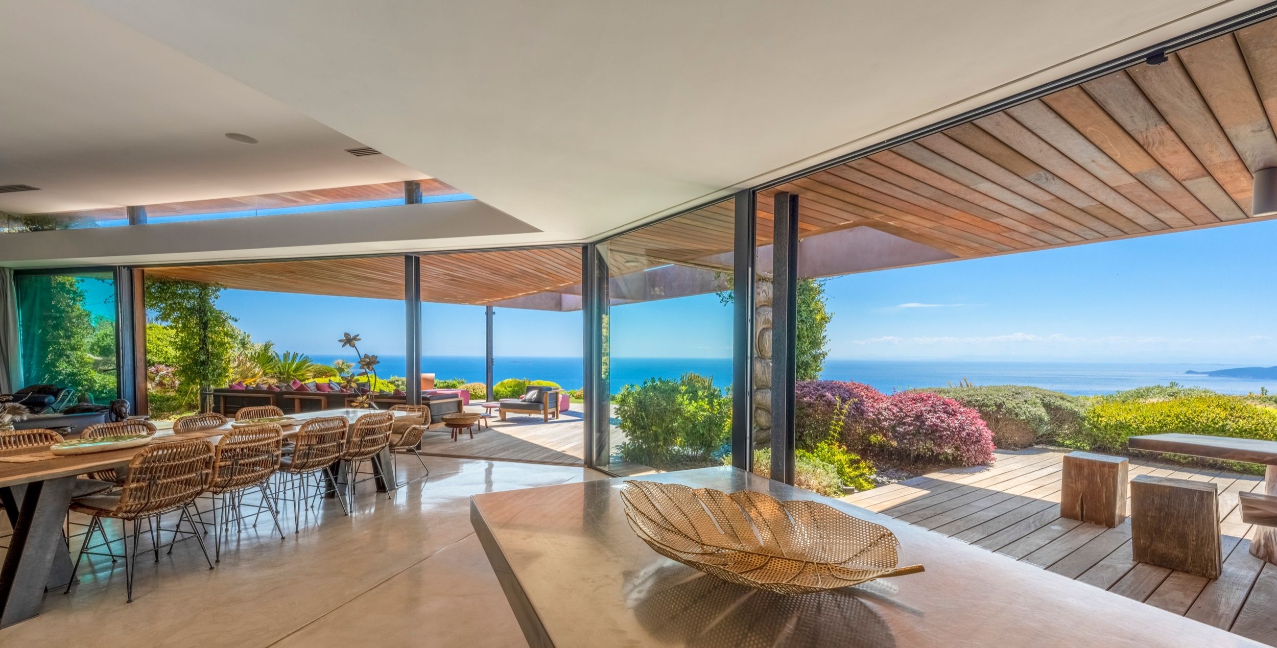 luxury villa 11 Rooms for seasonal rent on PORTO VECCHIO (20137)